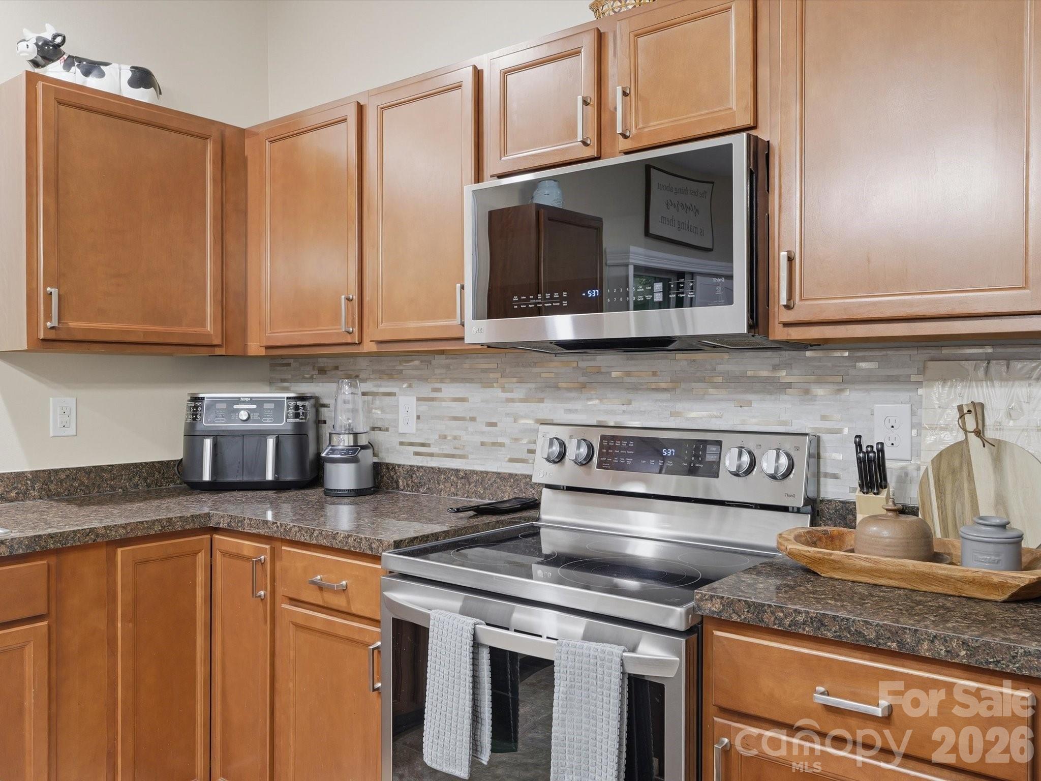 1566 Glenbar Court — Clover