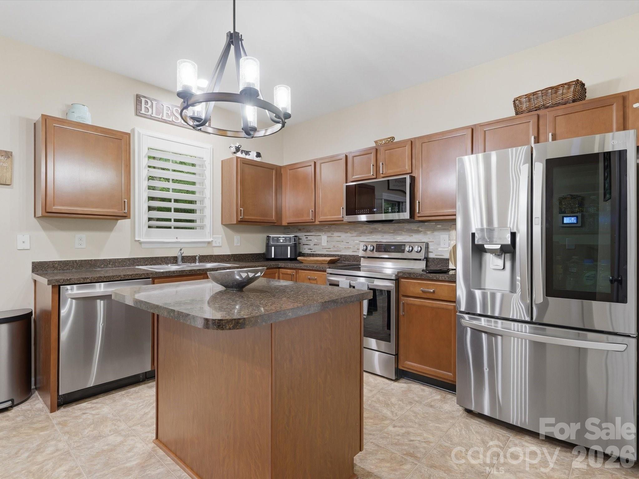 1566 Glenbar Court — Clover