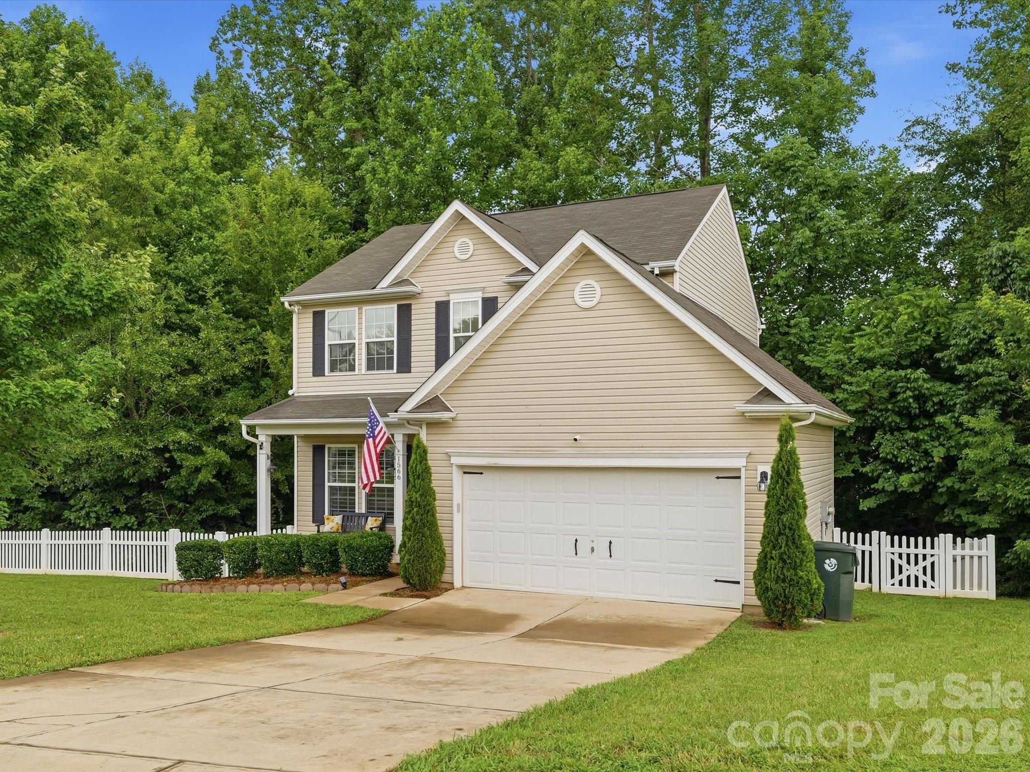 1566 Glenbar Court — Clover