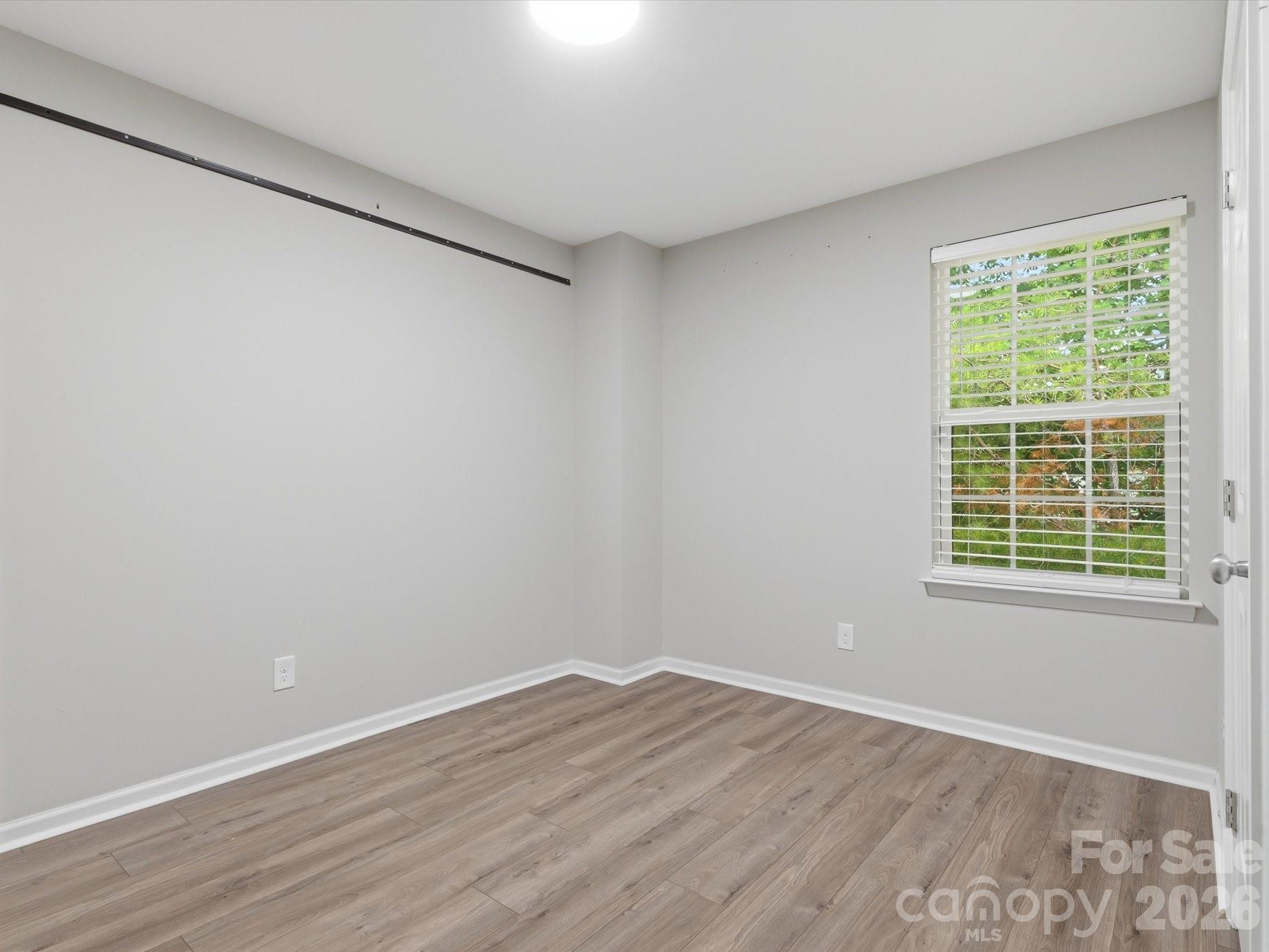 1566 Glenbar Court — Clover
