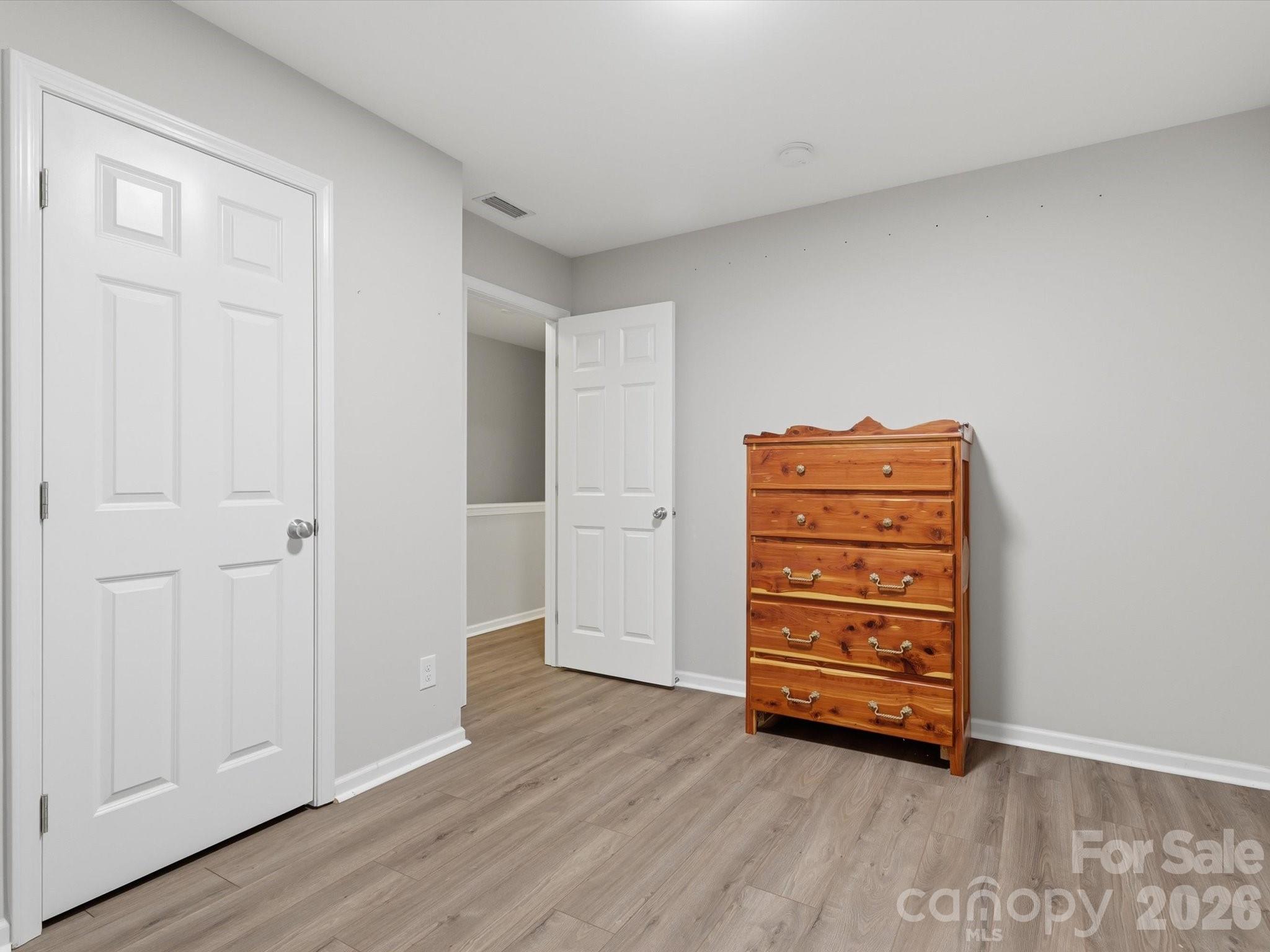 1566 Glenbar Court — Clover