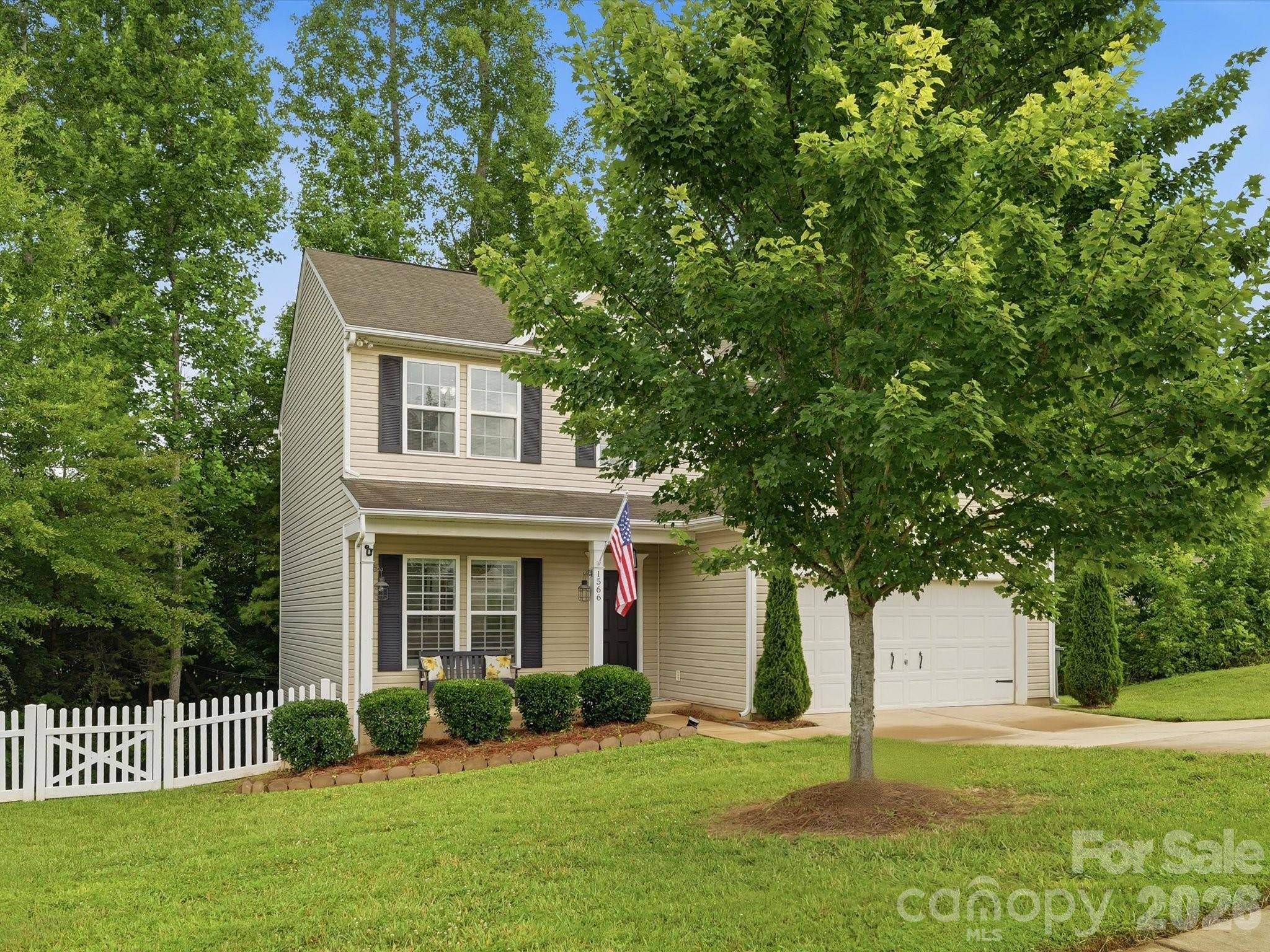 1566 Glenbar Court — Clover