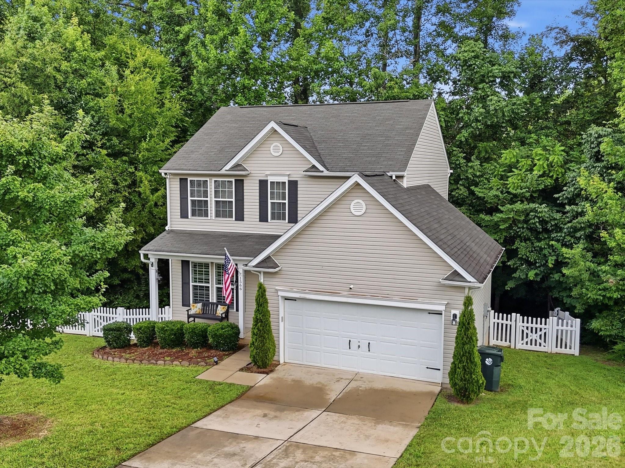 1566 Glenbar Court — Clover