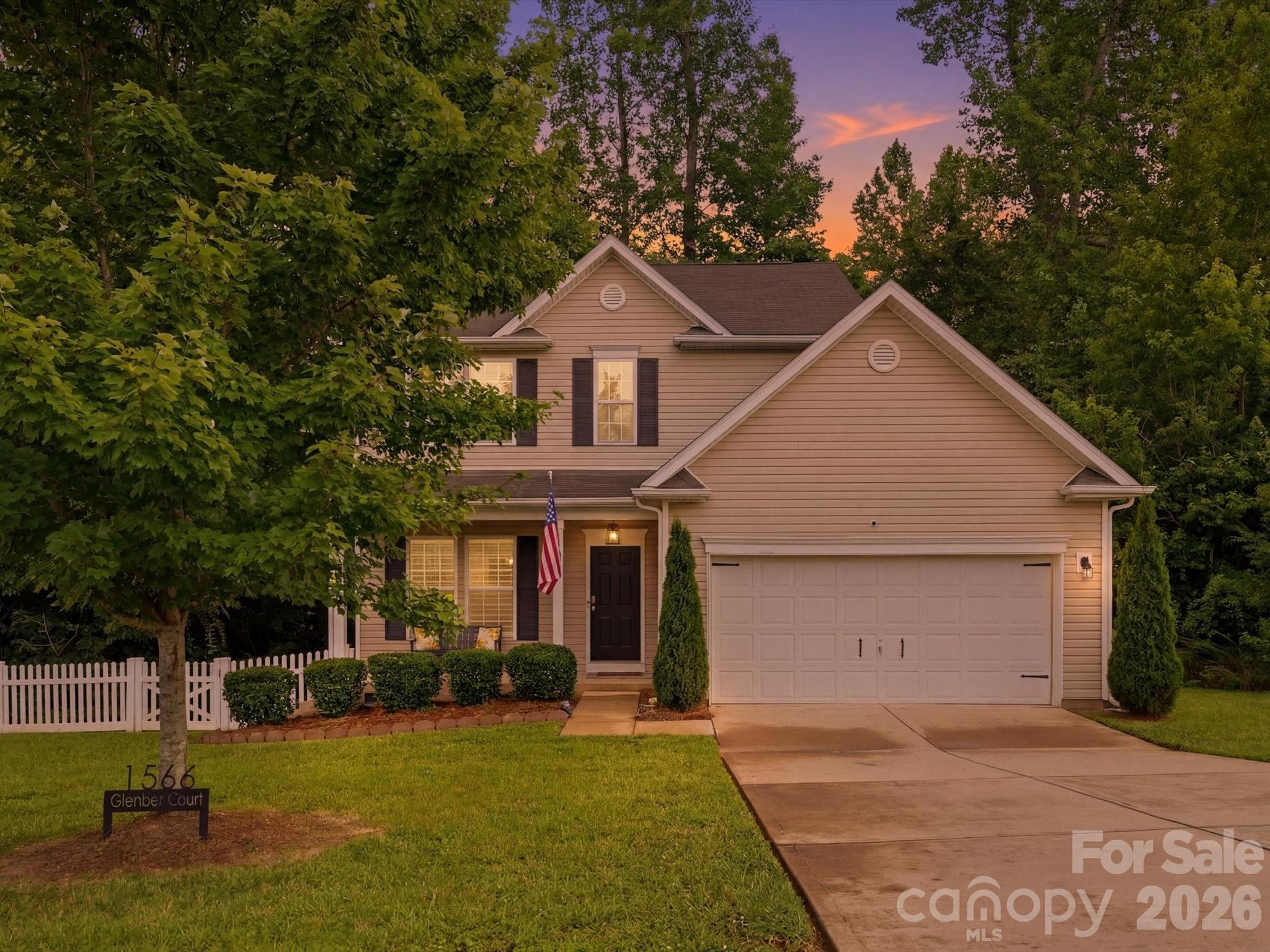 1566 Glenbar Court — Clover
