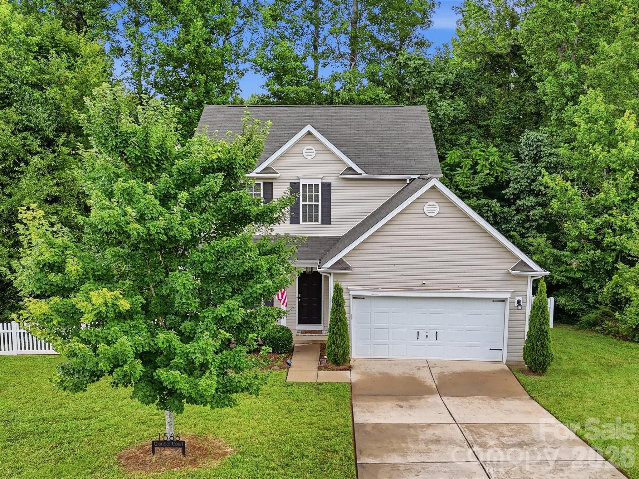 1566 Glenbar Court — Clover