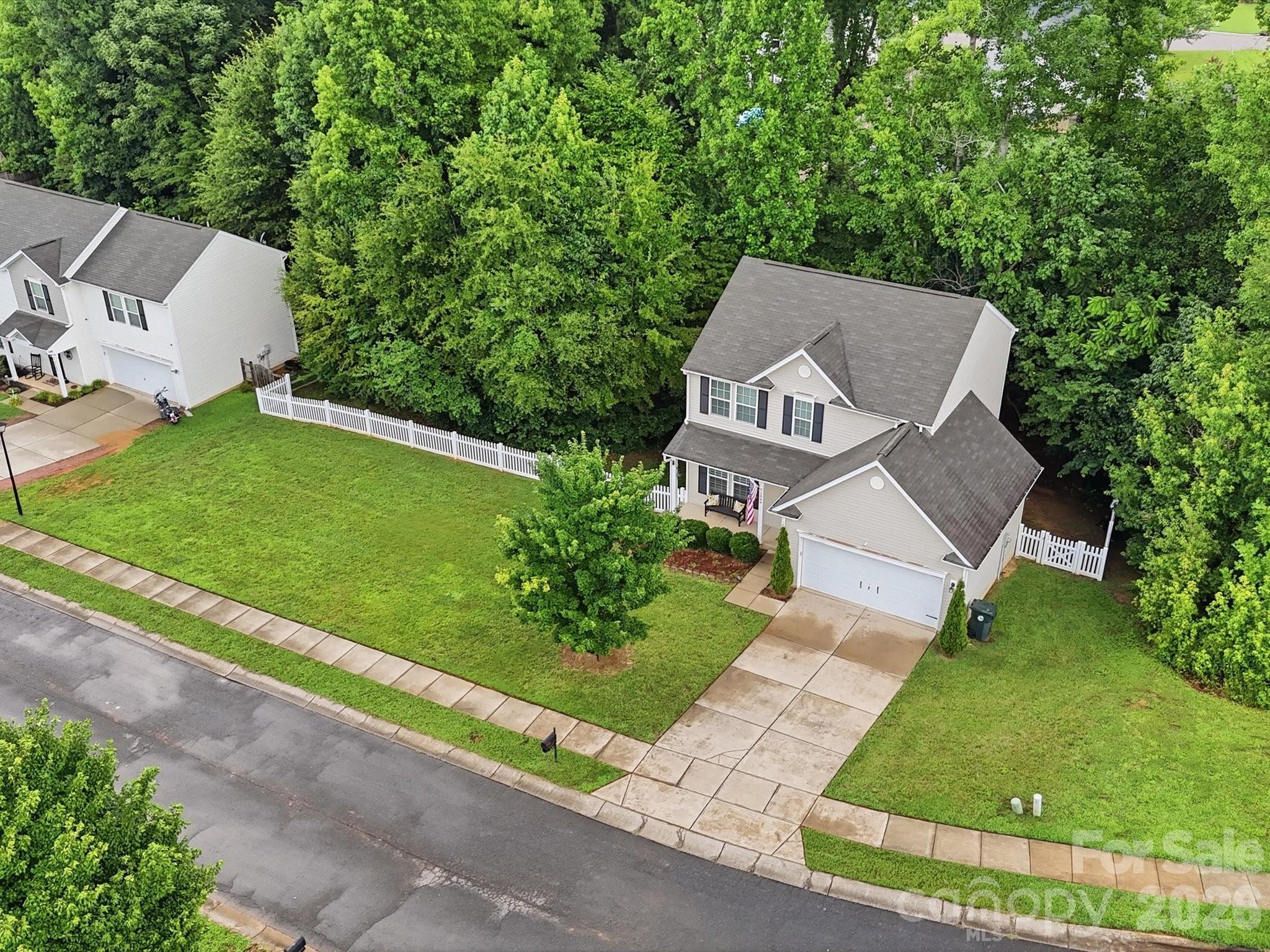 1566 Glenbar Court — Clover