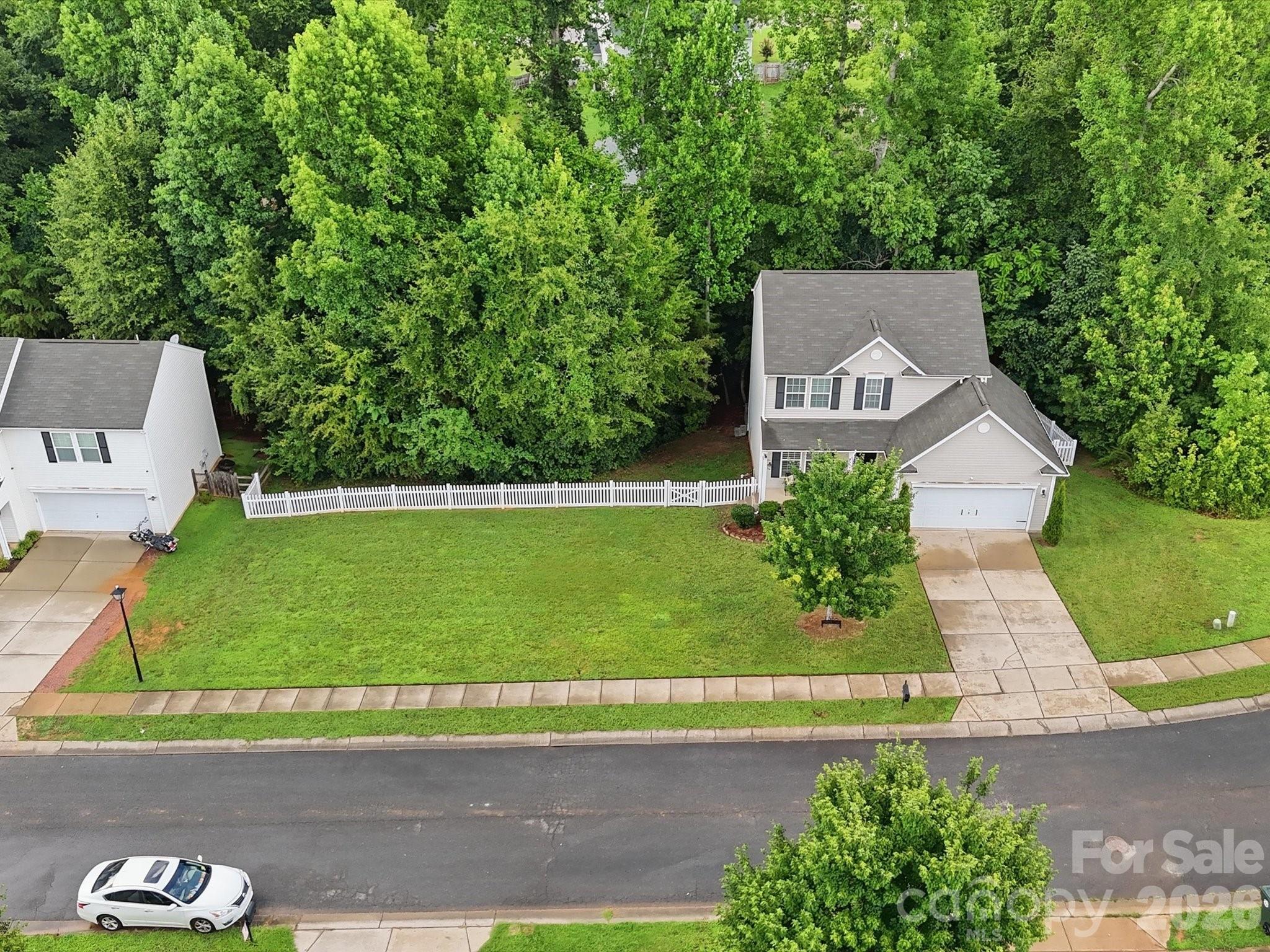 1566 Glenbar Court — Clover