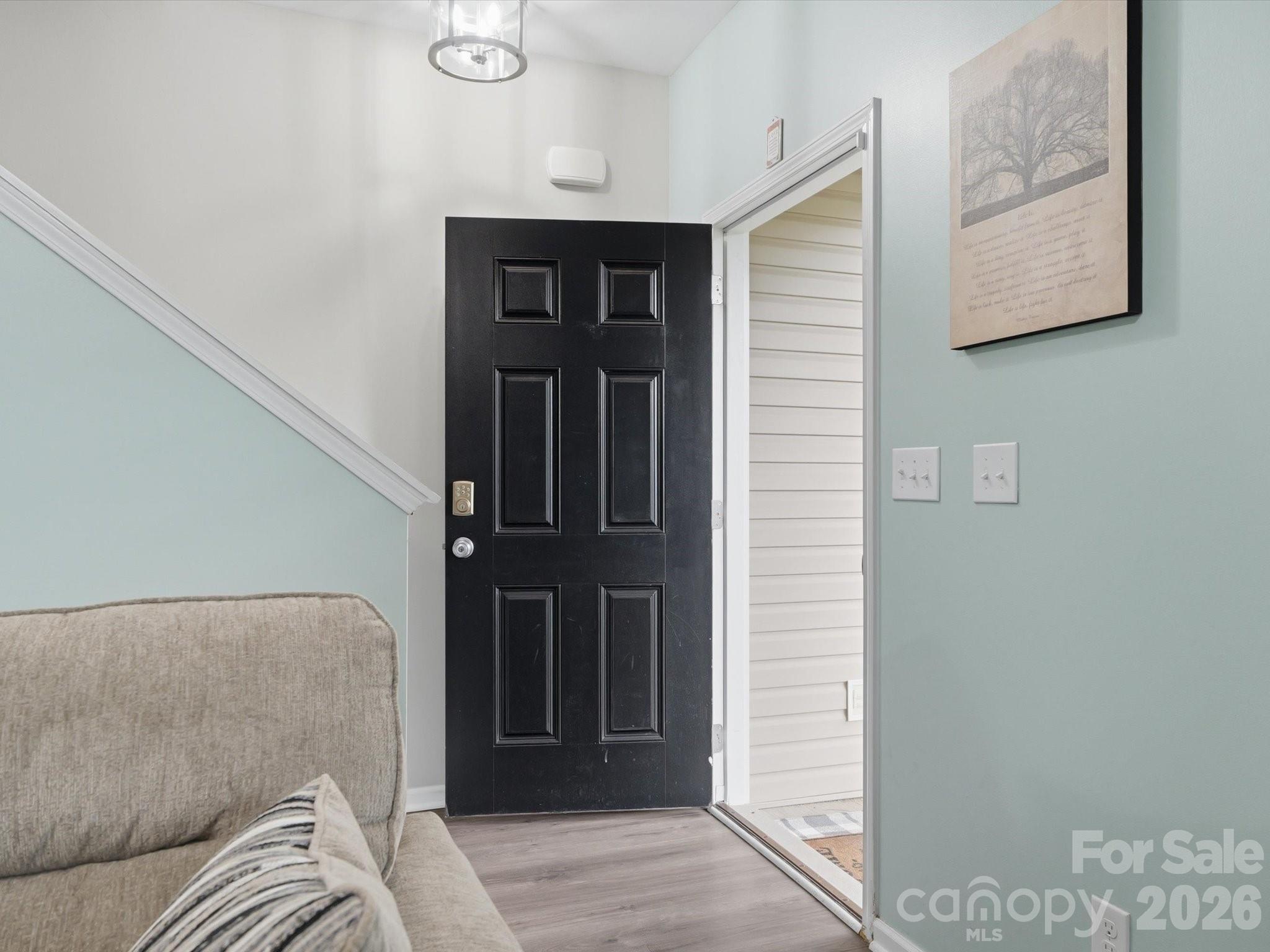 1566 Glenbar Court — Clover