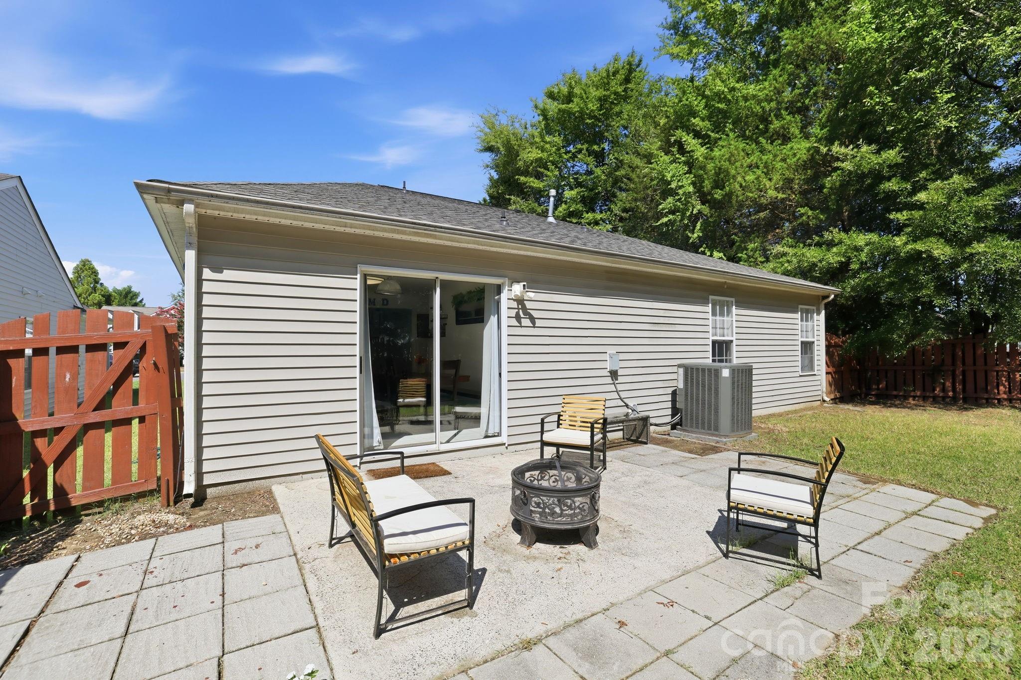 13113 Young Fawn Court — Charlotte