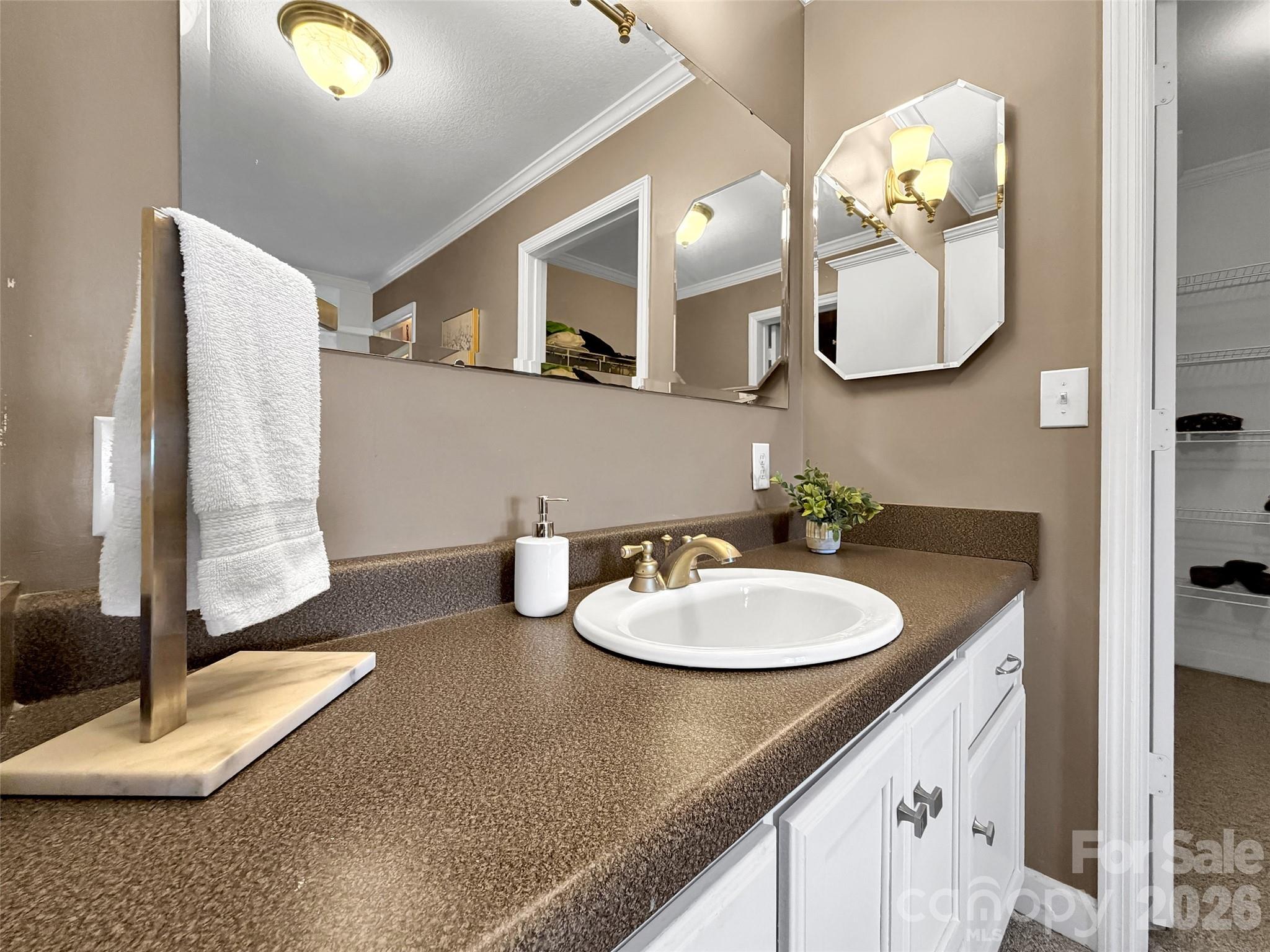 1231 Grandeur Heights — Clyde