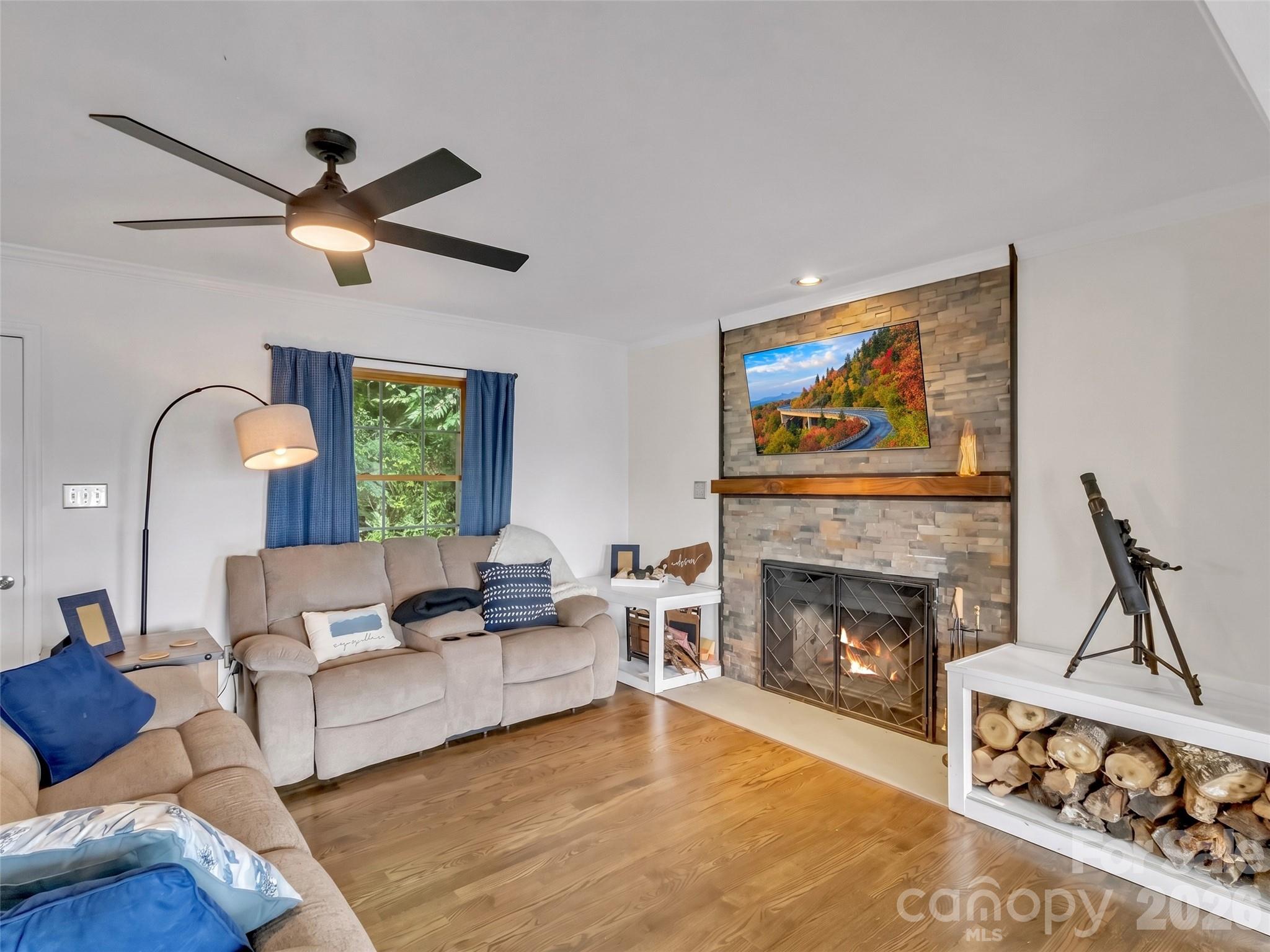 1231 Grandeur Heights — Clyde