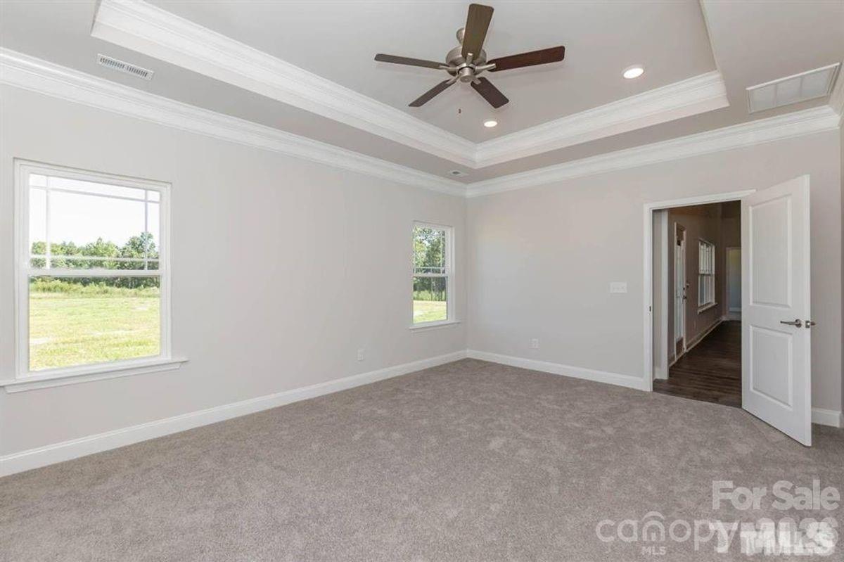 5102 Colchester Court #49 — Catawba