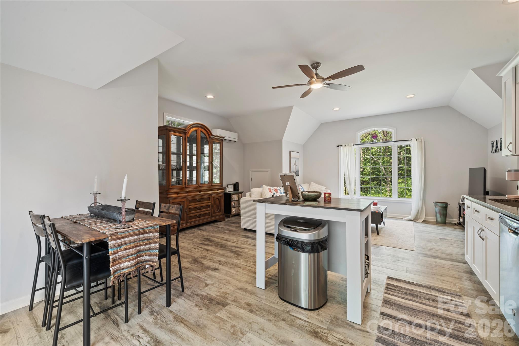 1483 Hopewell Church Road — Catawba