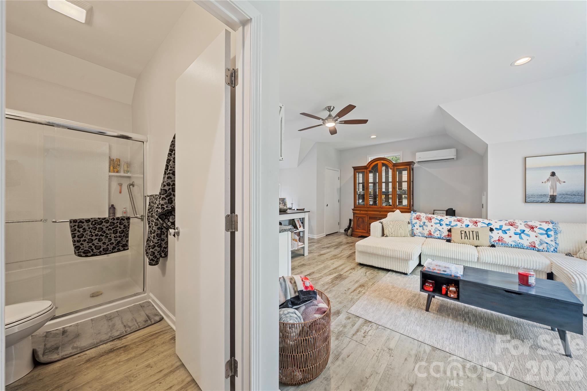 1483 Hopewell Church Road — Catawba