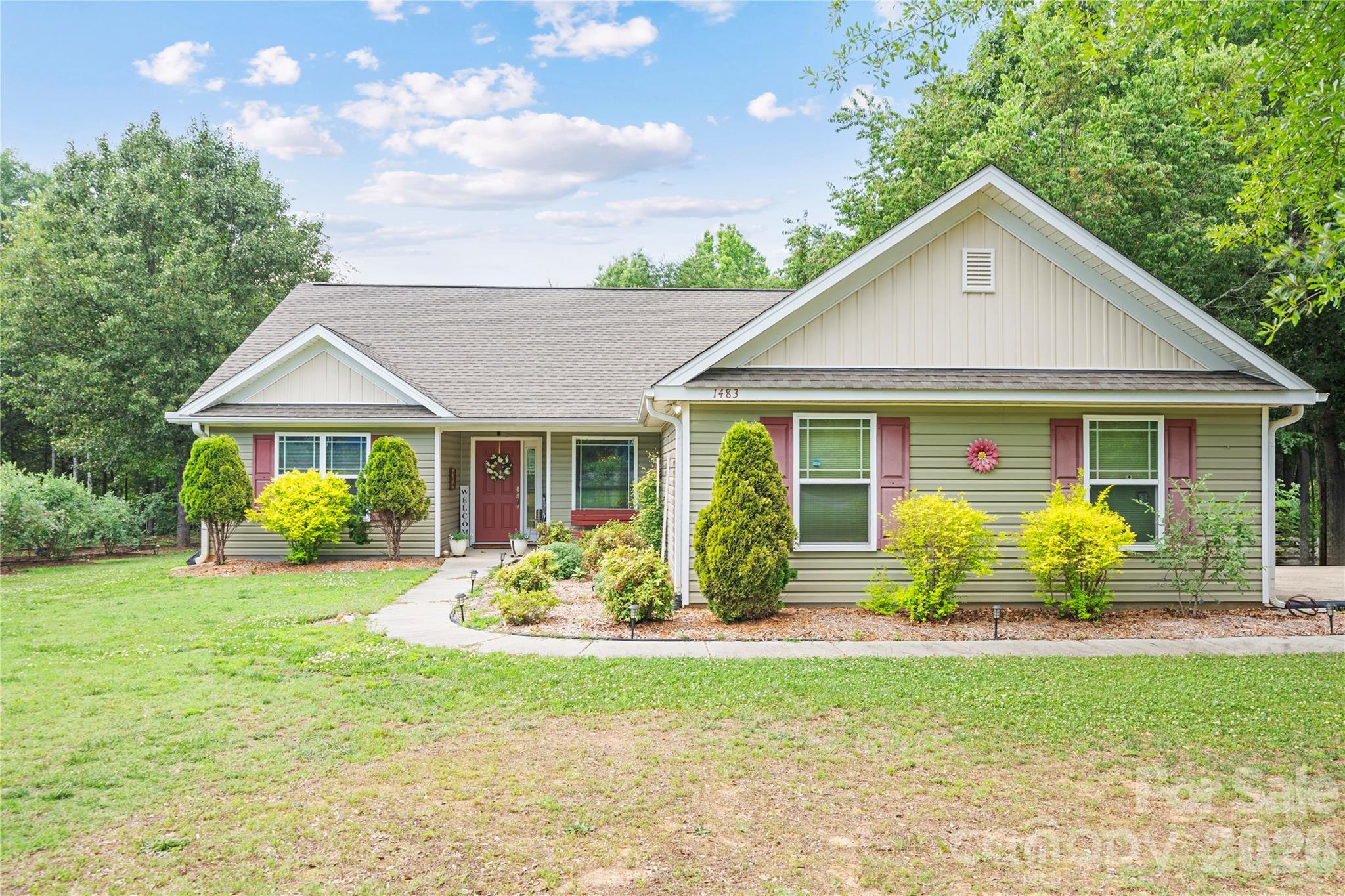 1483 Hopewell Church Road — Catawba