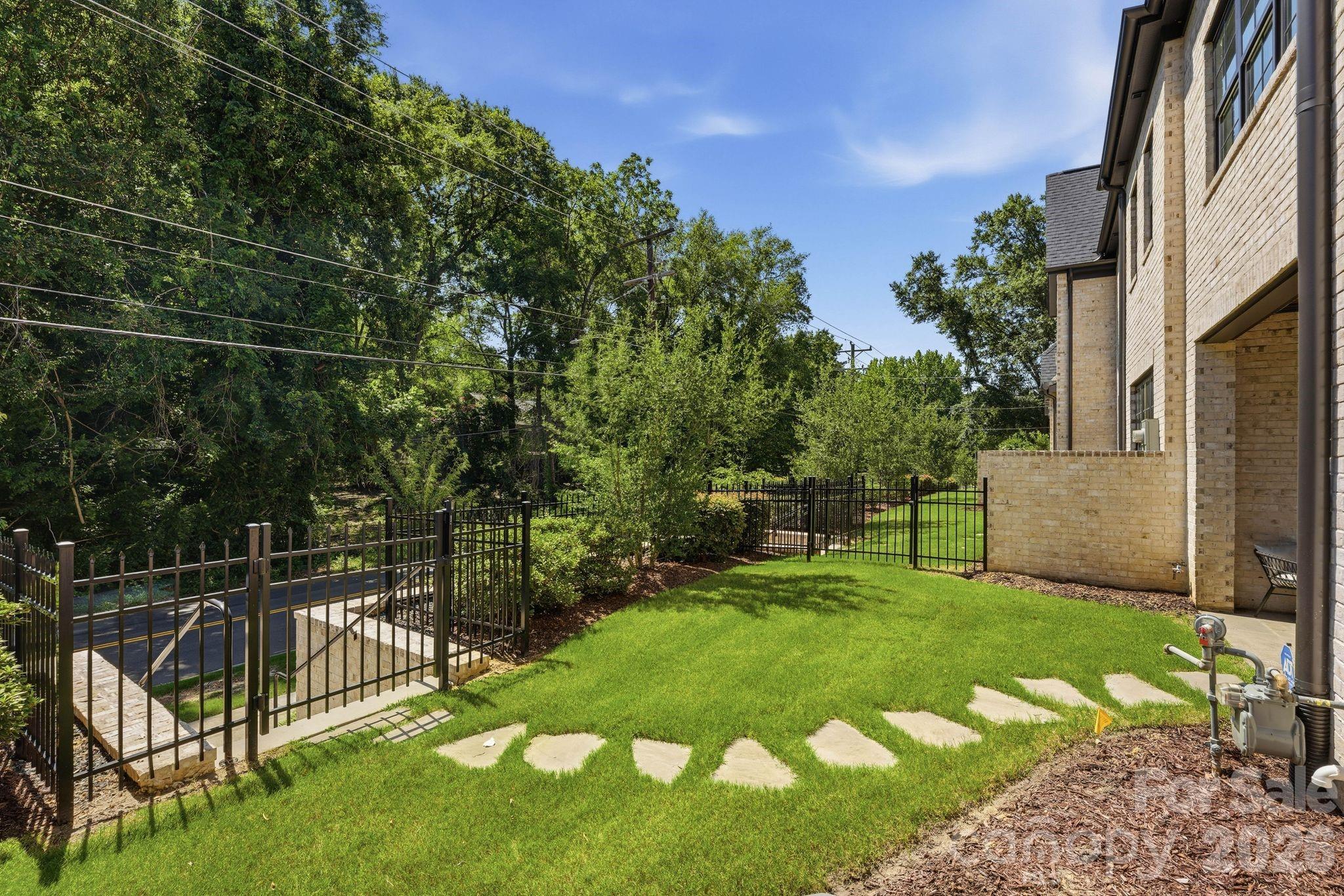 115 Thorncote Place — Charlotte