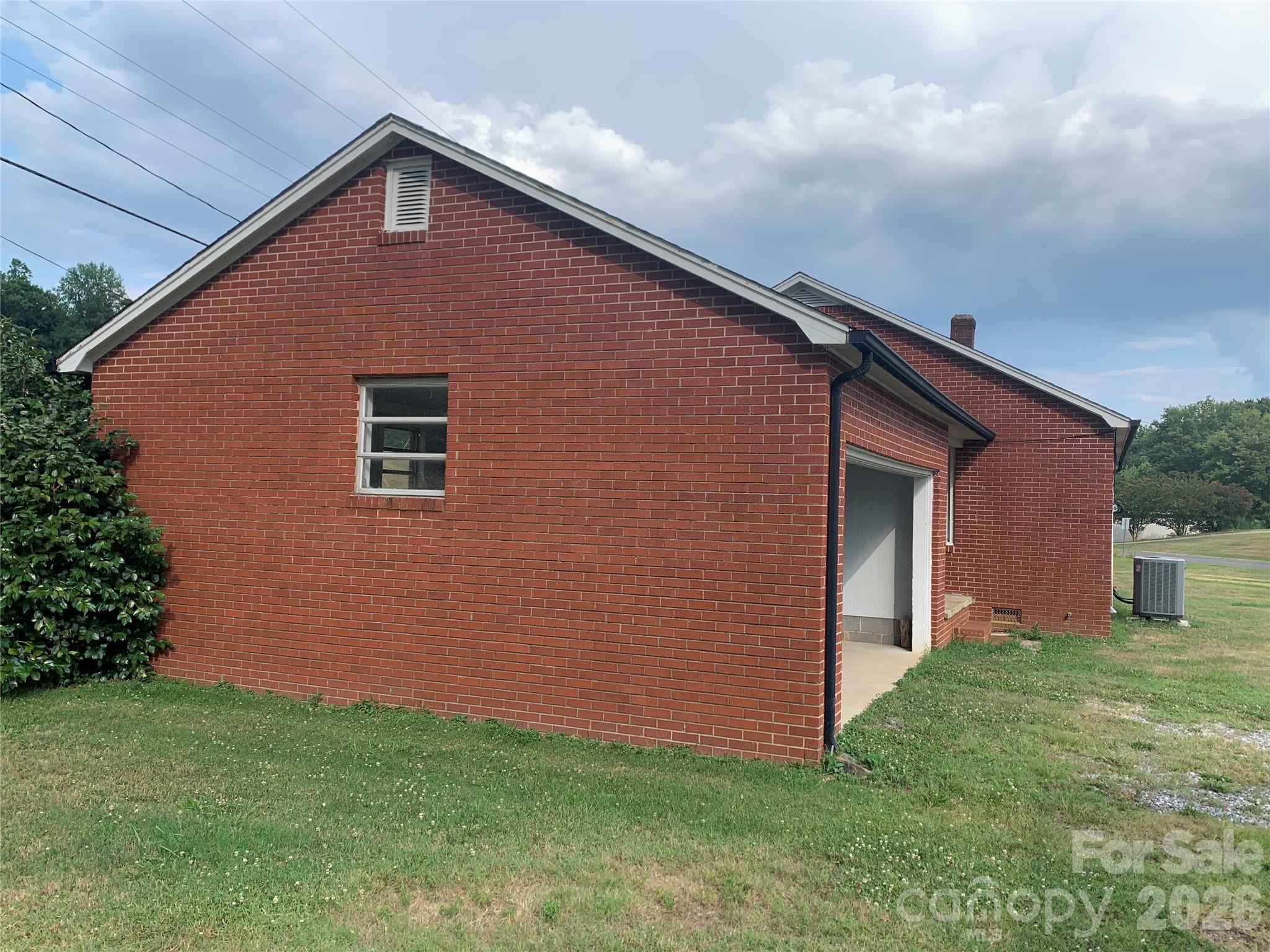 6285 & 6231 Nc 16 Highway N — Taylorsville