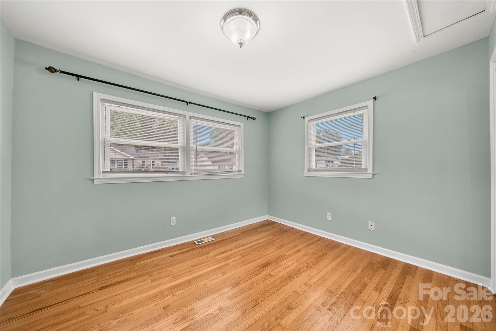 112 Harris Street — Belmont