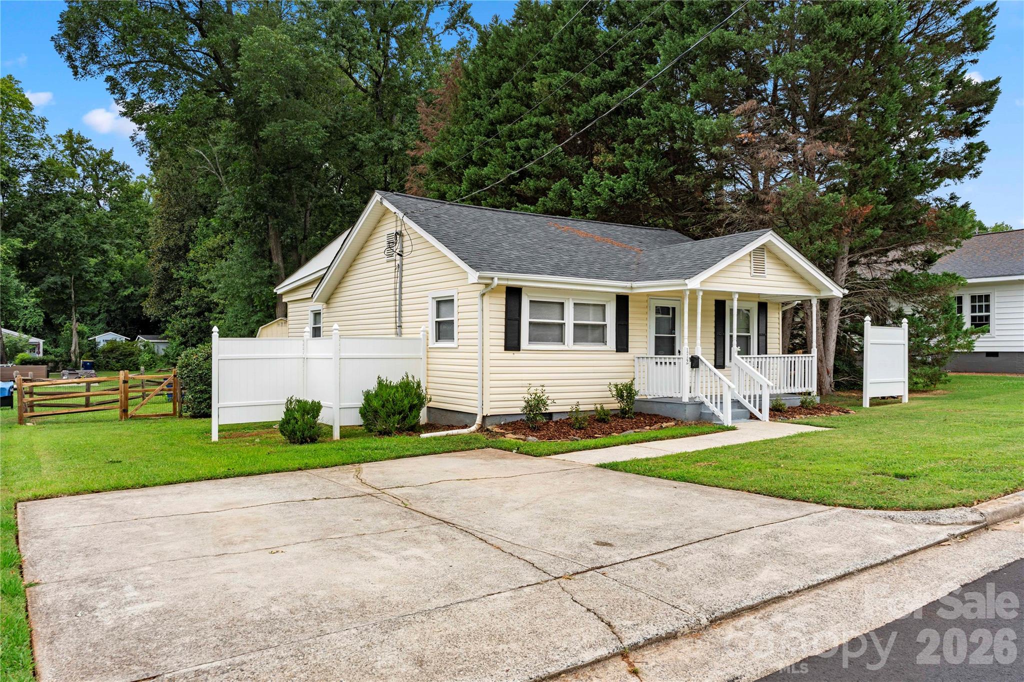 112 Harris Street — Belmont