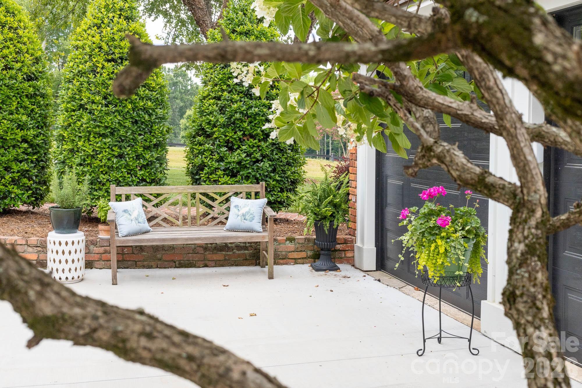 3115 Oakmont Road — Statesville