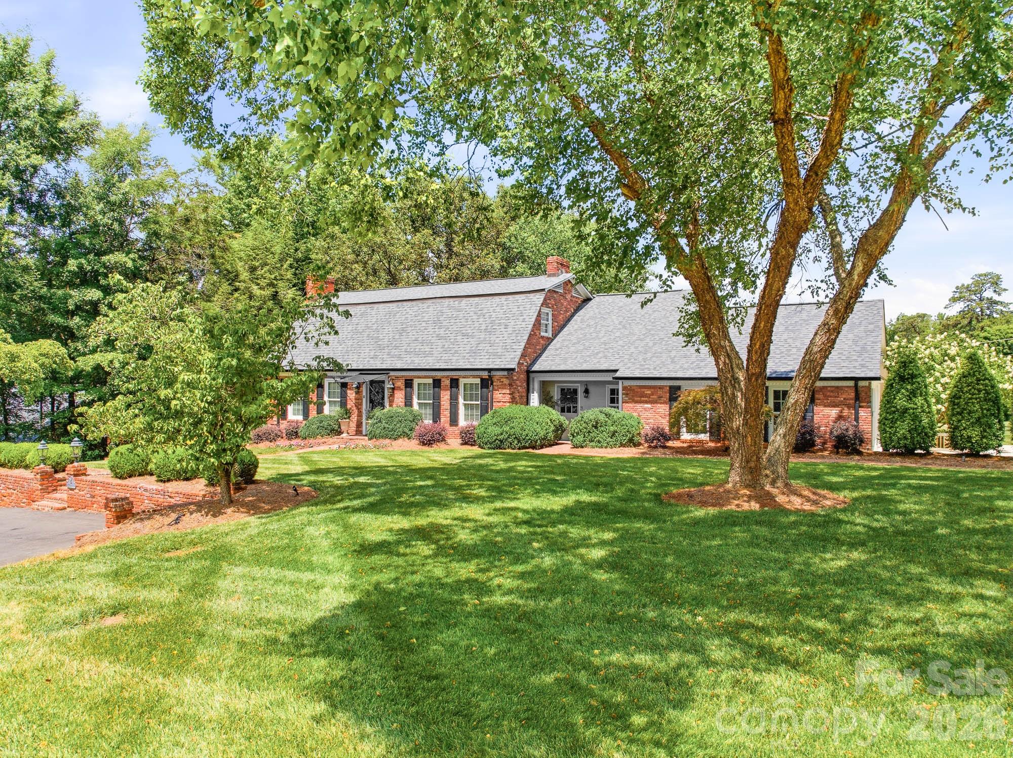 3115 Oakmont Road — Statesville