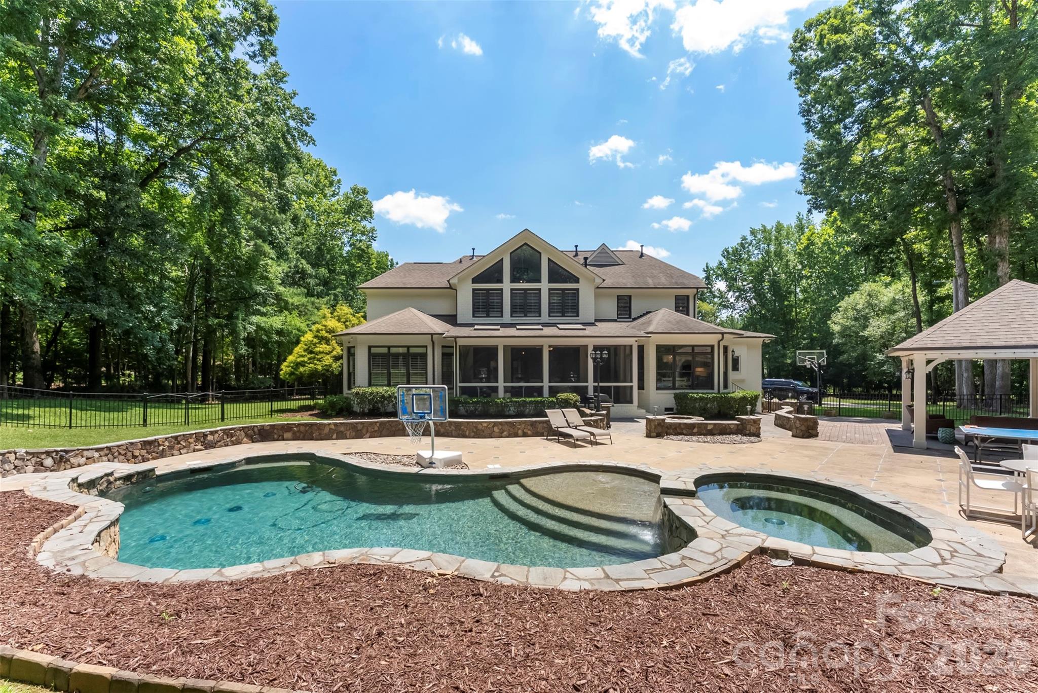 10107 Annie Oakley Trail — Charlotte