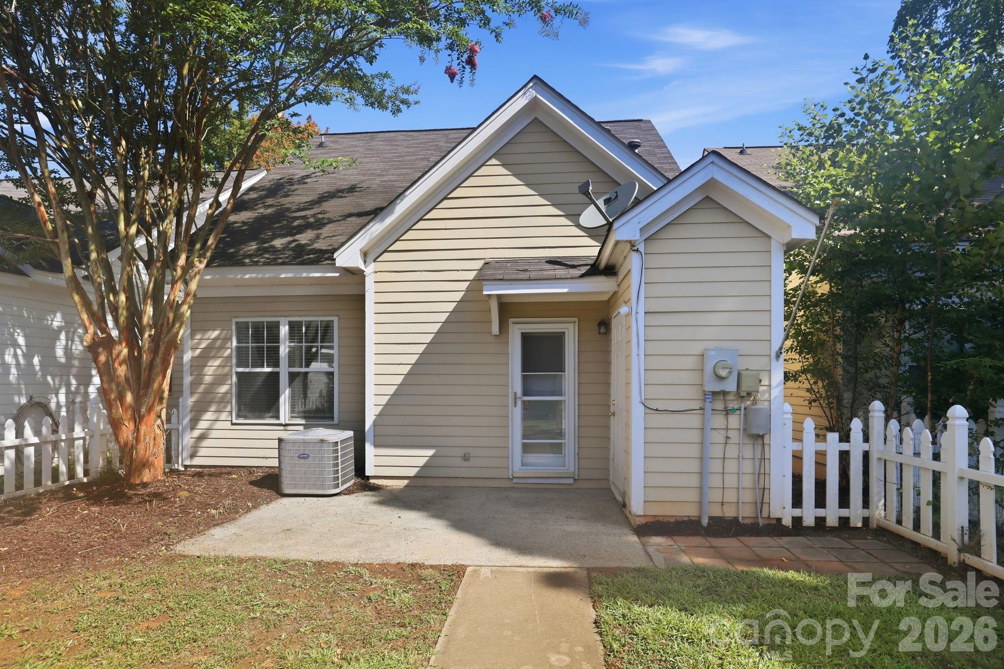11209 Blue Cedar Lane — Charlotte