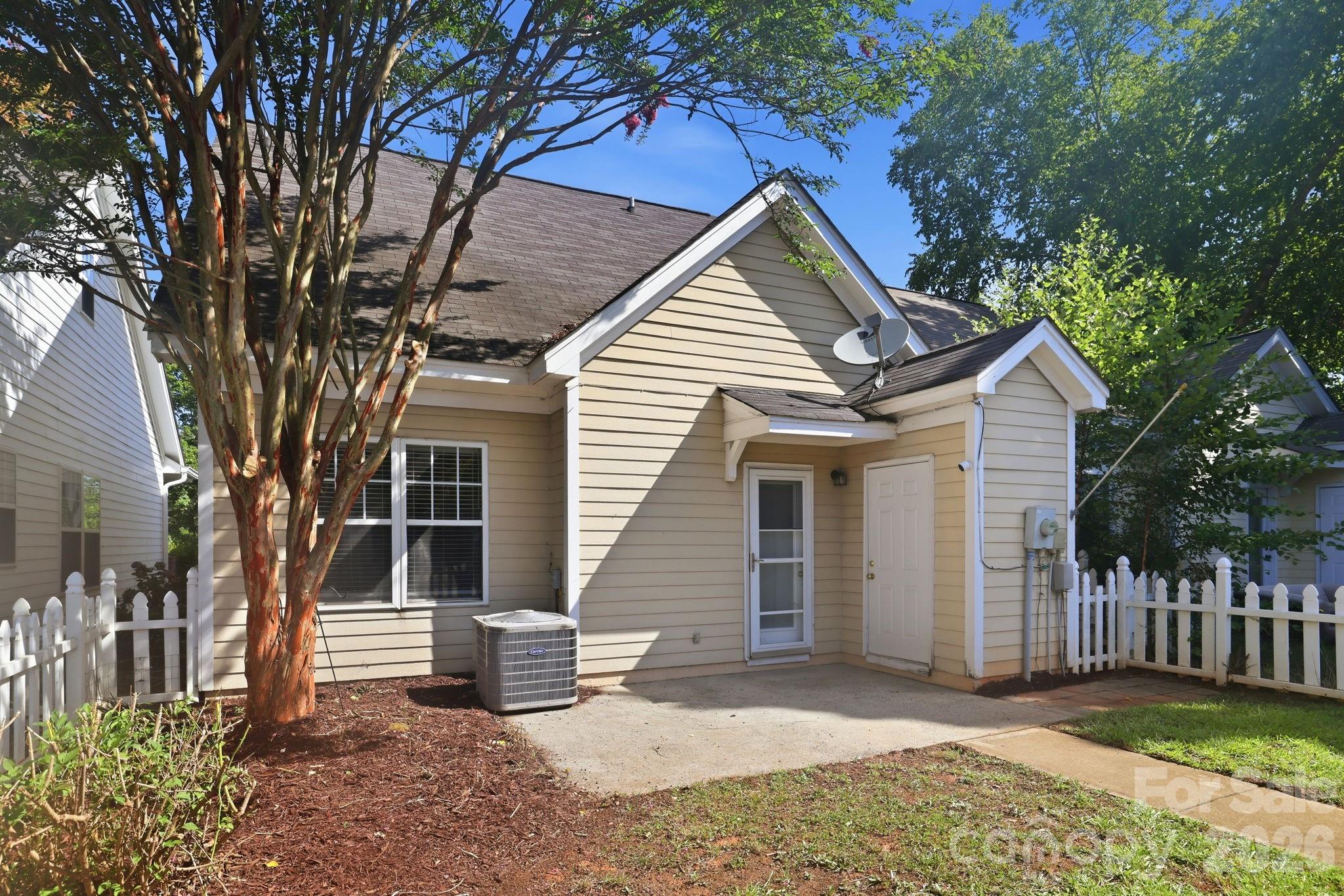 11209 Blue Cedar Lane — Charlotte