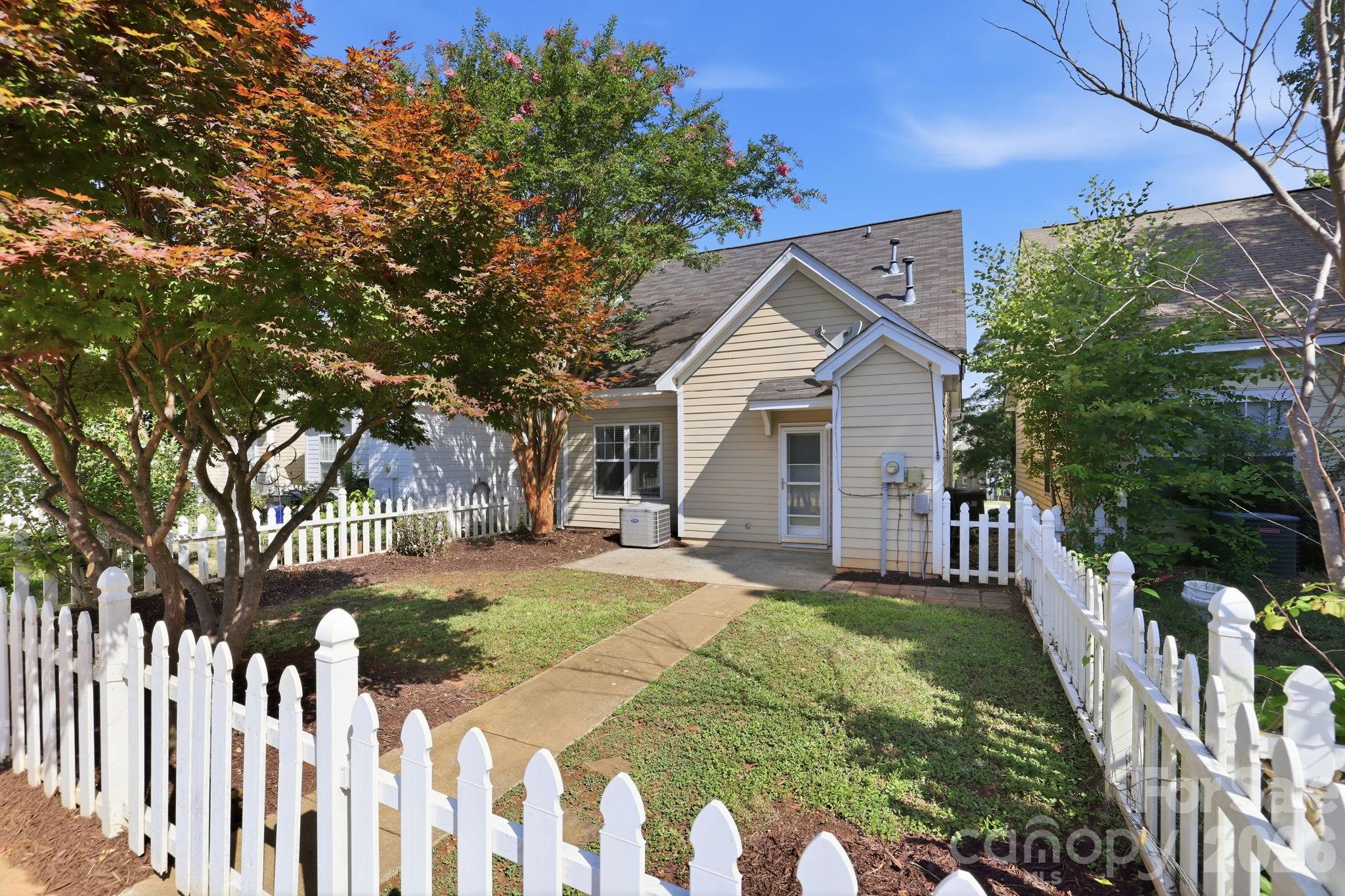 11209 Blue Cedar Lane — Charlotte