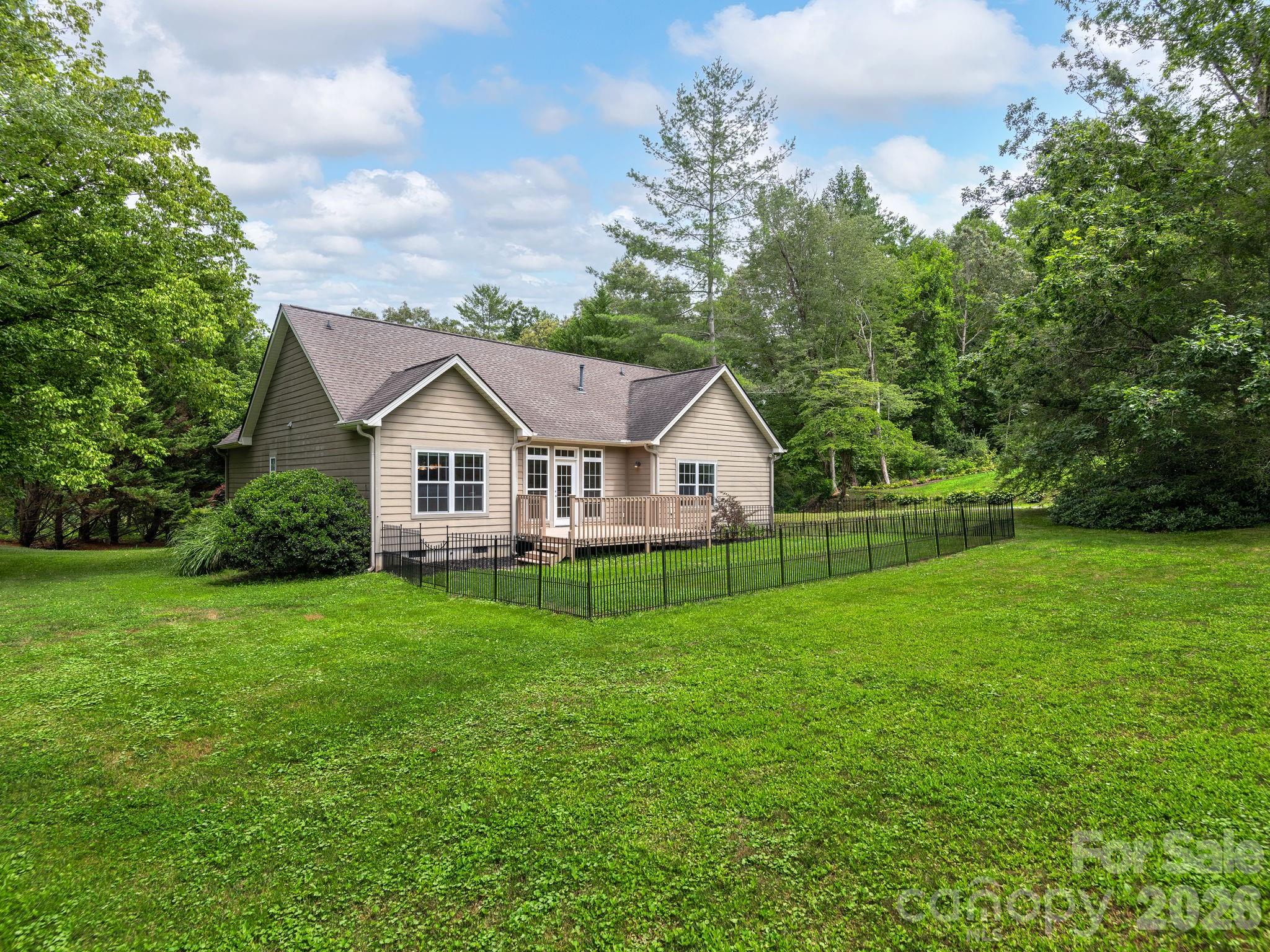 509 Shamrock Drive — Asheville