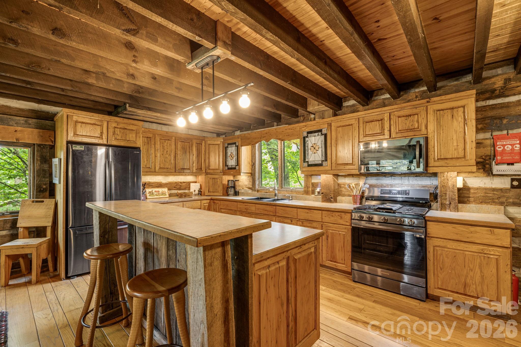 1390 Baltimore Branch Road — Hot Springs