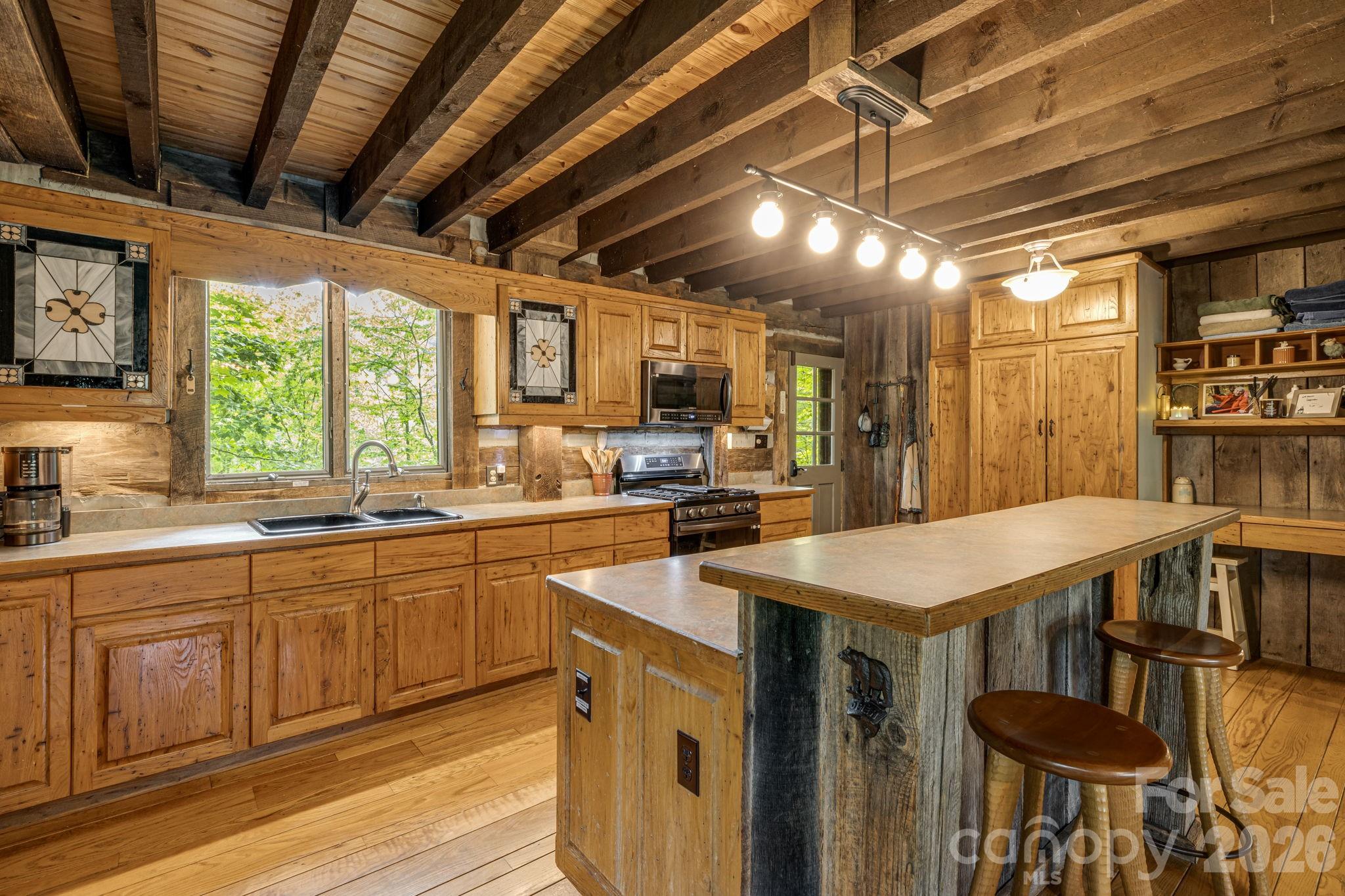 1390 Baltimore Branch Road — Hot Springs