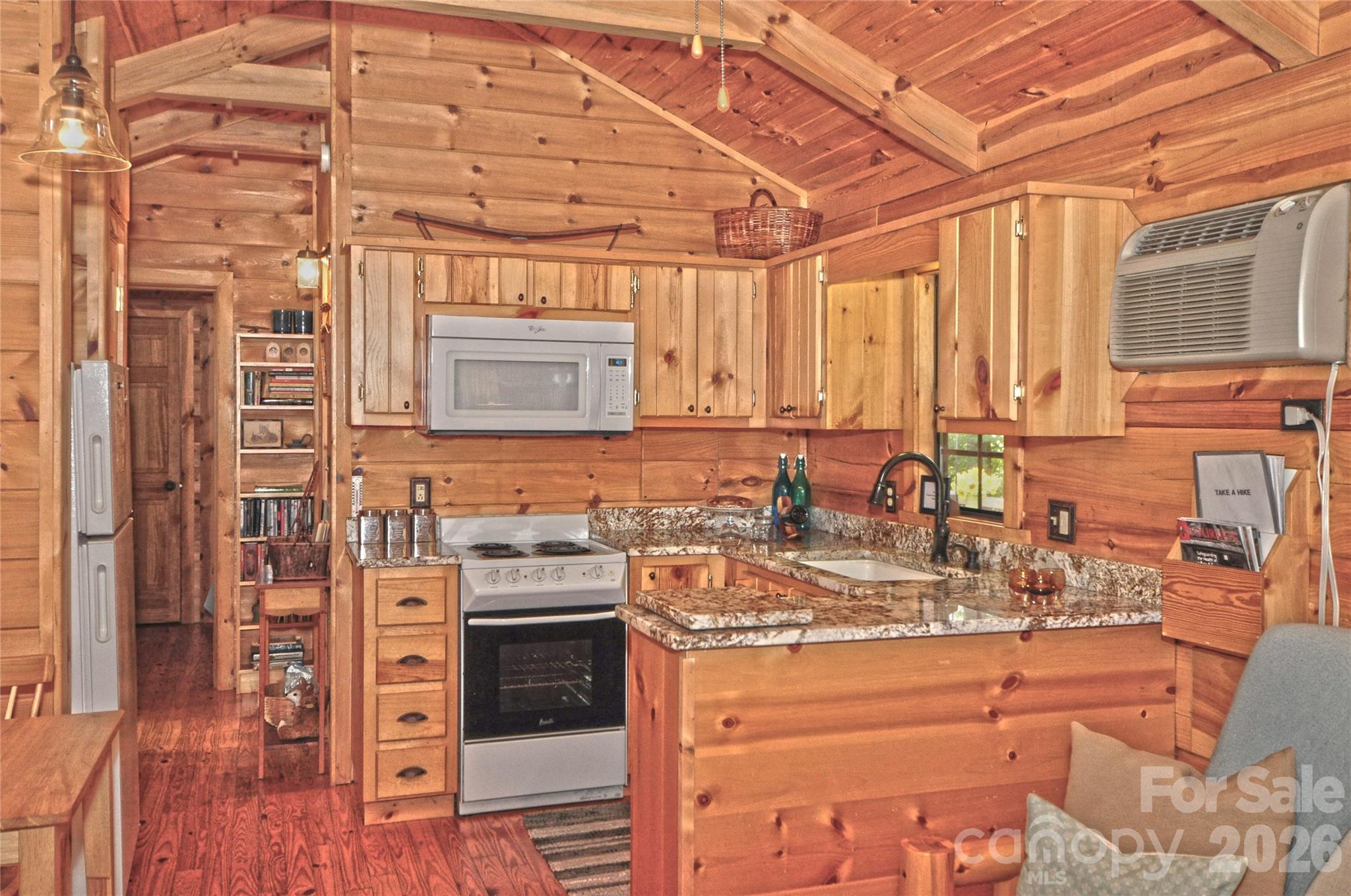 1390 Baltimore Branch Road — Hot Springs
