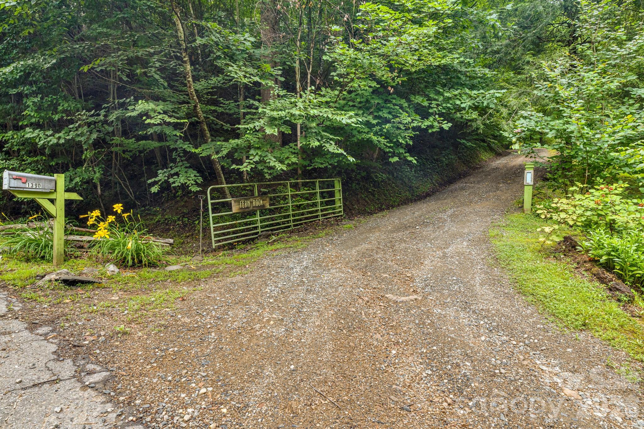 1390 Baltimore Branch Road — Hot Springs