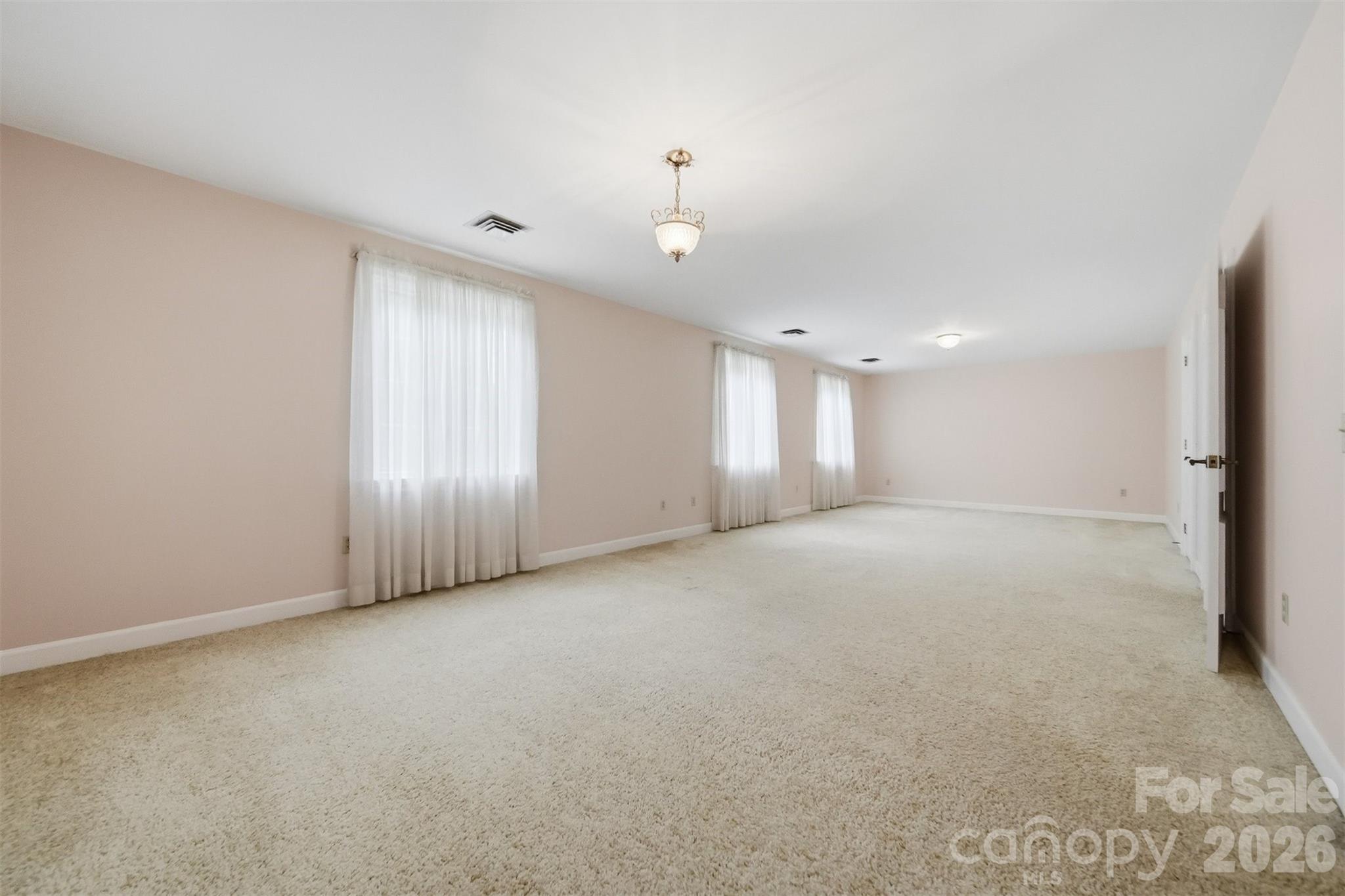 2373 Wilkesboro Boulevard — Lenoir
