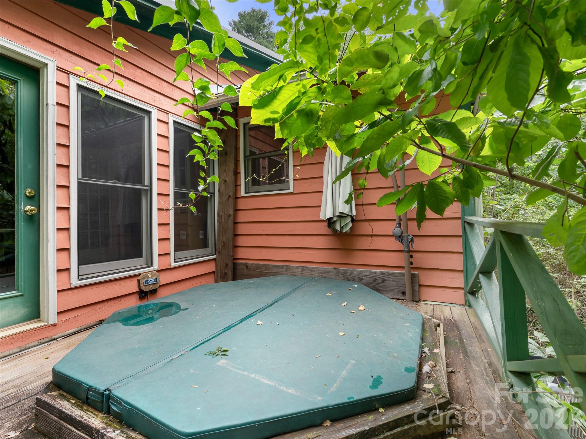 95 Substation Road — Saluda