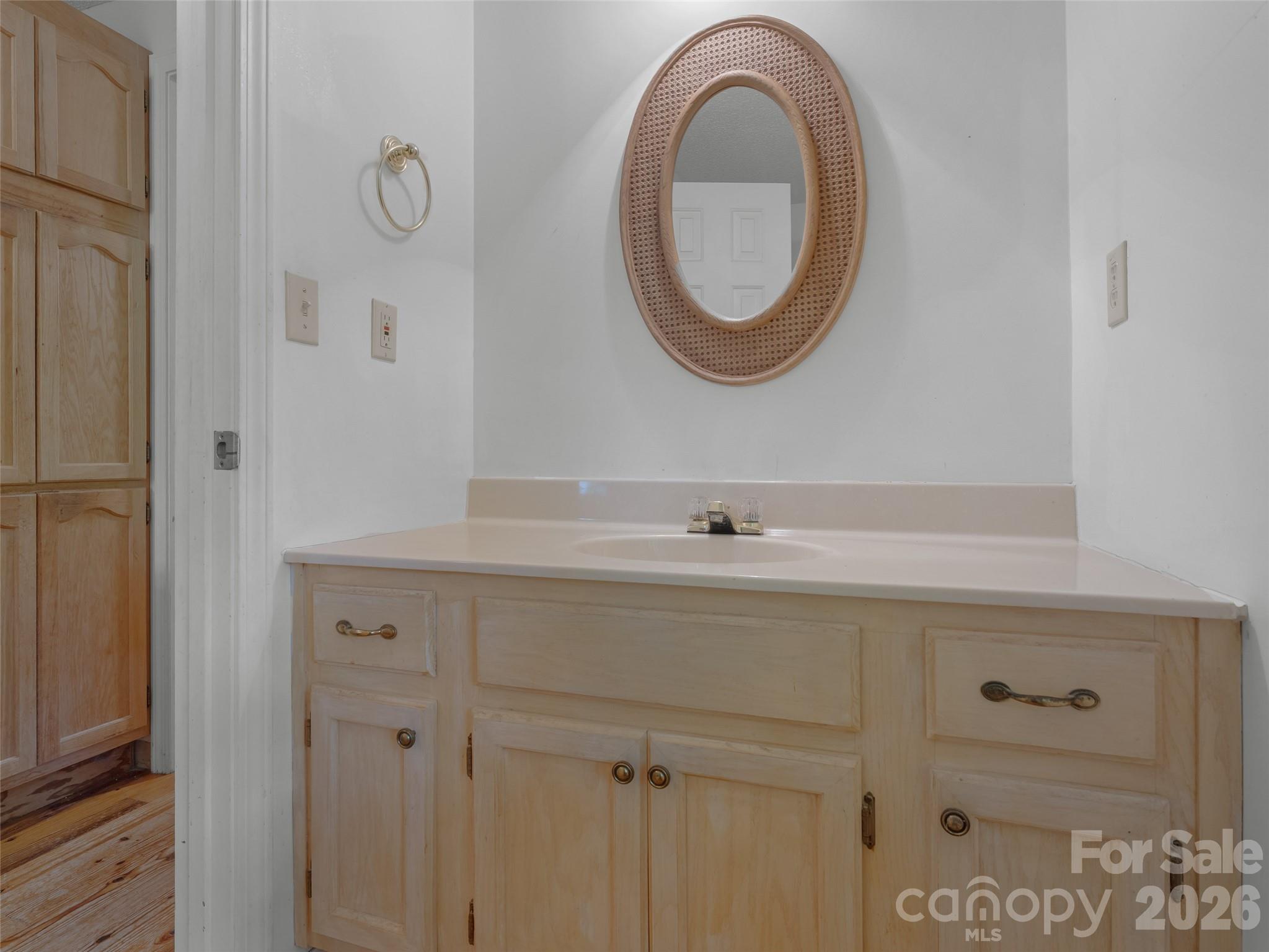 95 Substation Road — Saluda