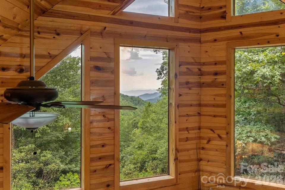 4435 Flat Mountain Road — Highlands