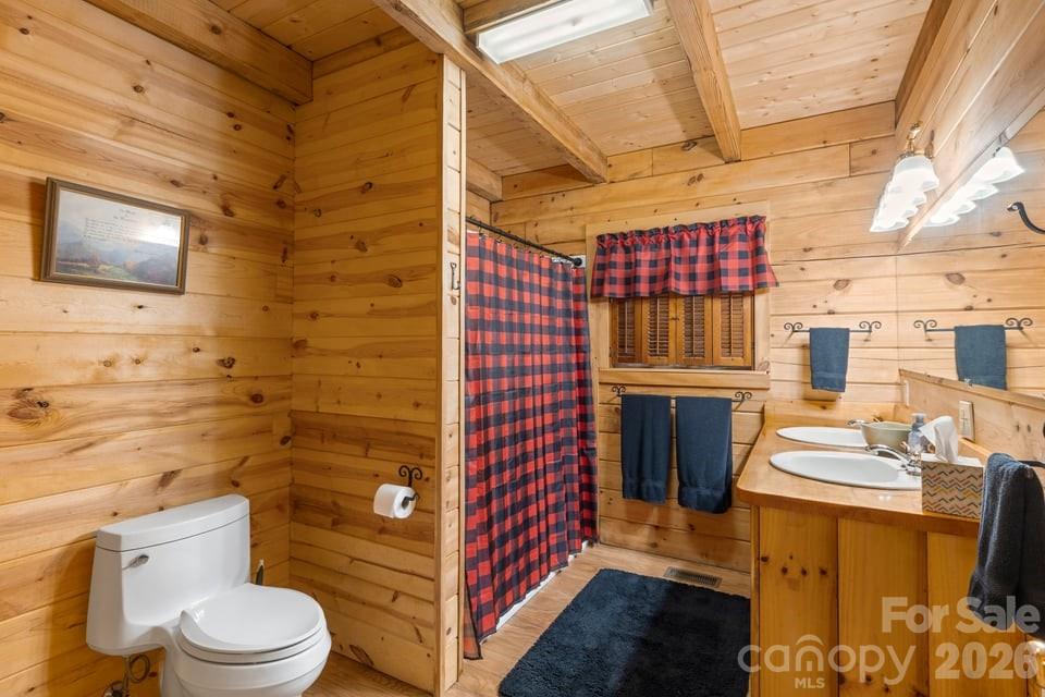 4435 Flat Mountain Road — Highlands
