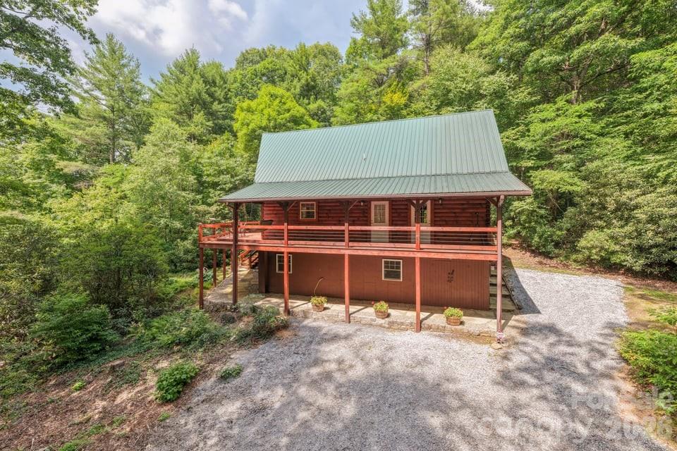 4435 Flat Mountain Road — Highlands