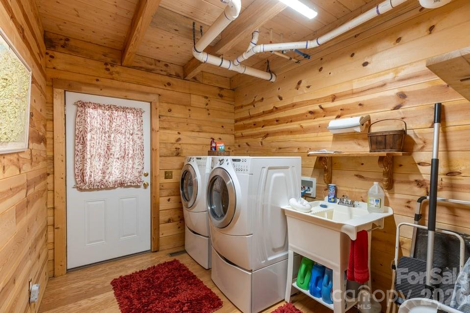 4435 Flat Mountain Road — Highlands