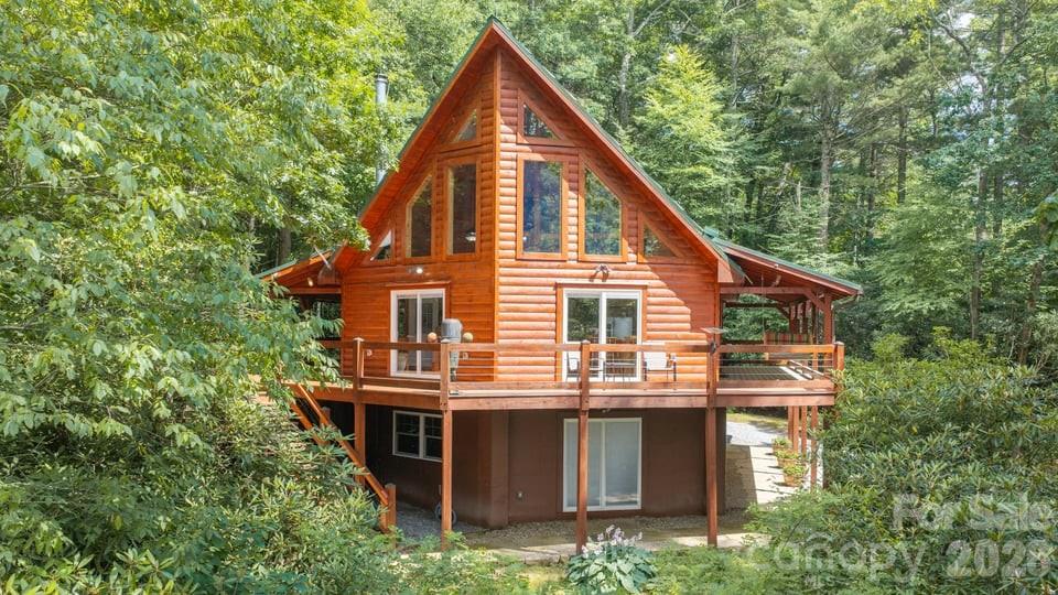 4435 Flat Mountain Road — Highlands