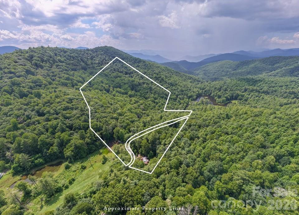 4435 Flat Mountain Road — Highlands