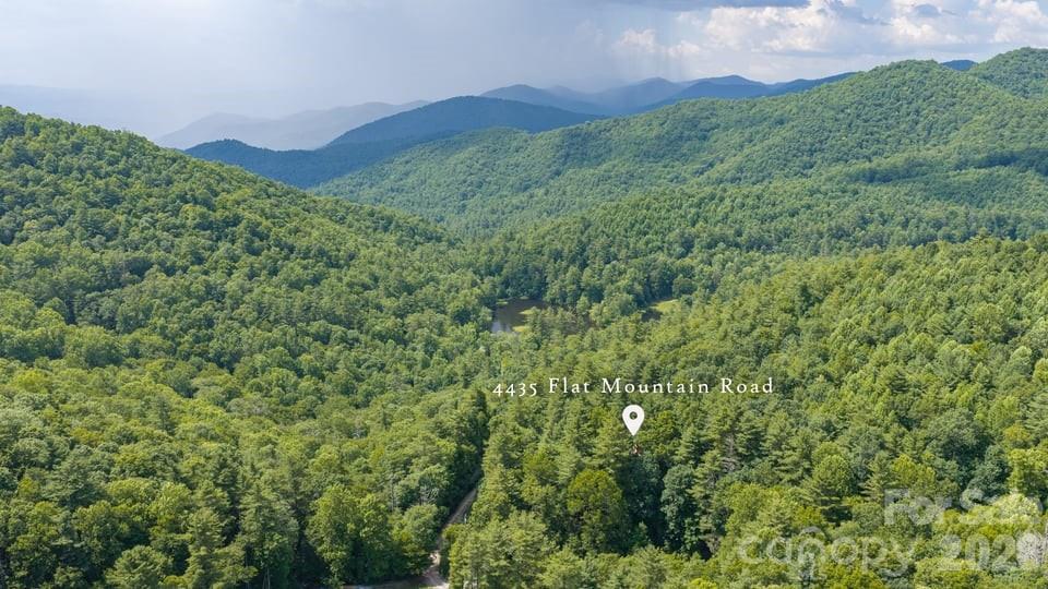 4435 Flat Mountain Road — Highlands
