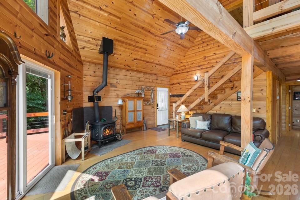 4435 Flat Mountain Road — Highlands