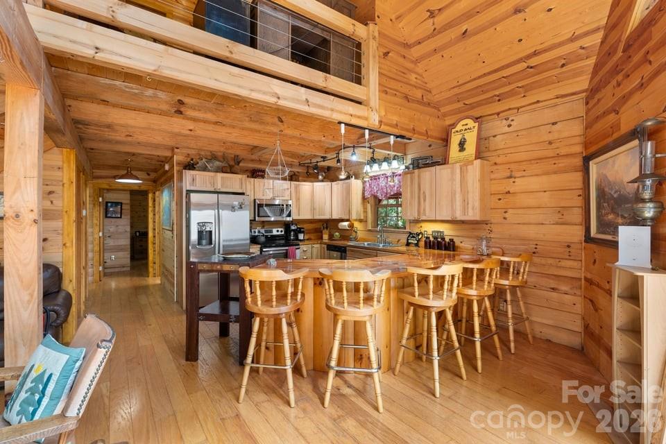 4435 Flat Mountain Road — Highlands