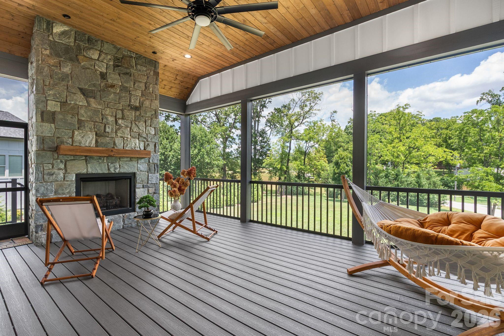 549 Daniel Circle Drive — Mills River
