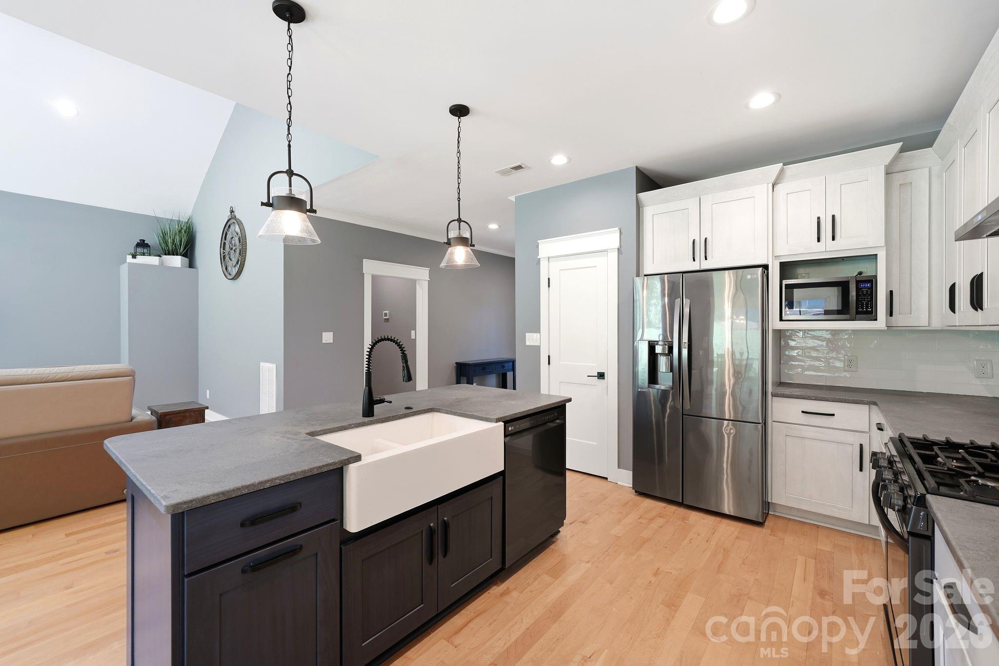 4072 Barbrick Street — Sherrills Ford
