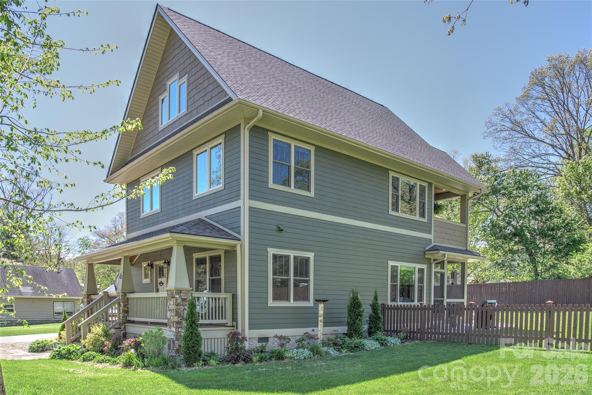 6 Hamlet Street — Black Mountain