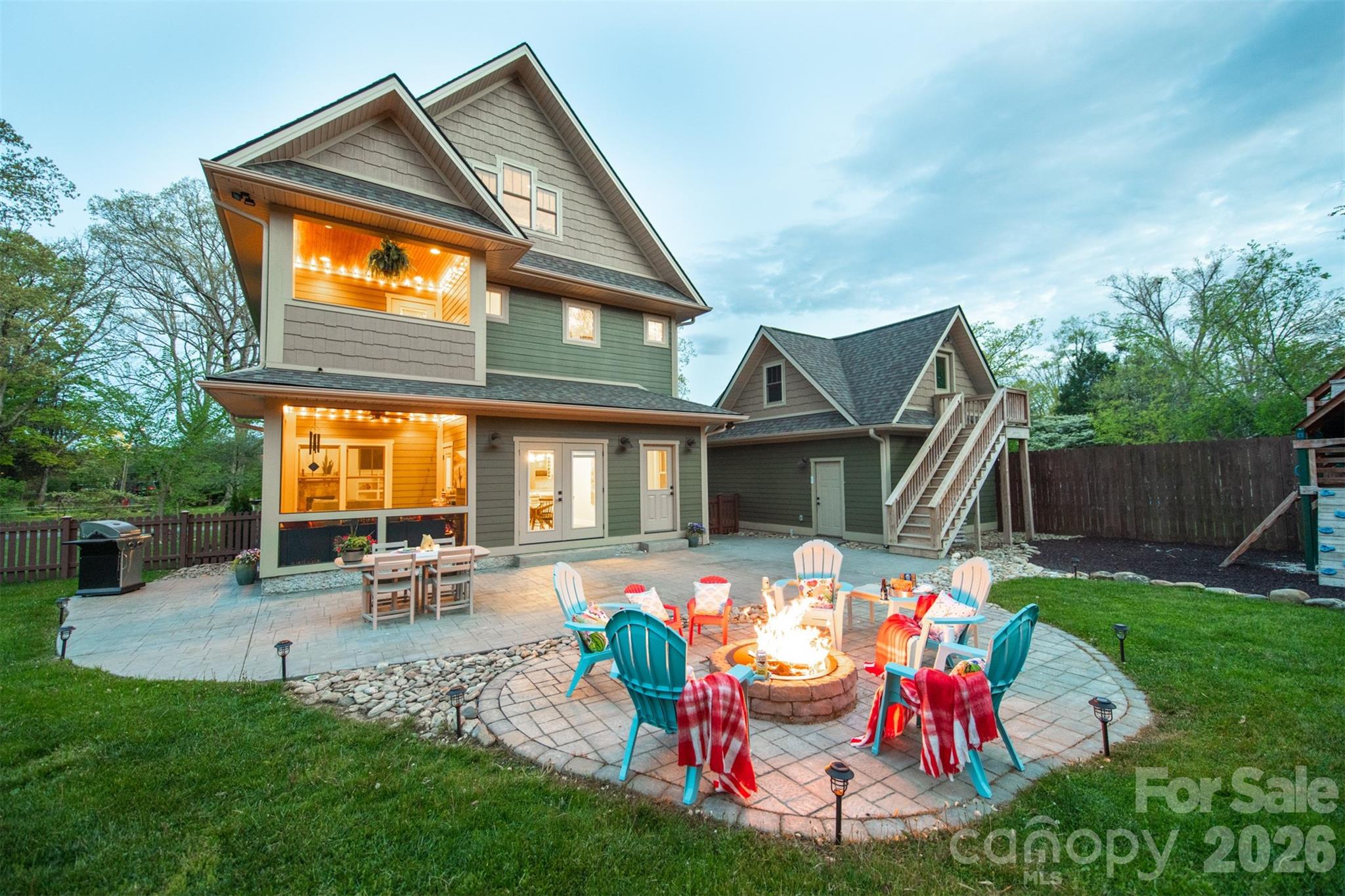 6 Hamlet Street — Black Mountain